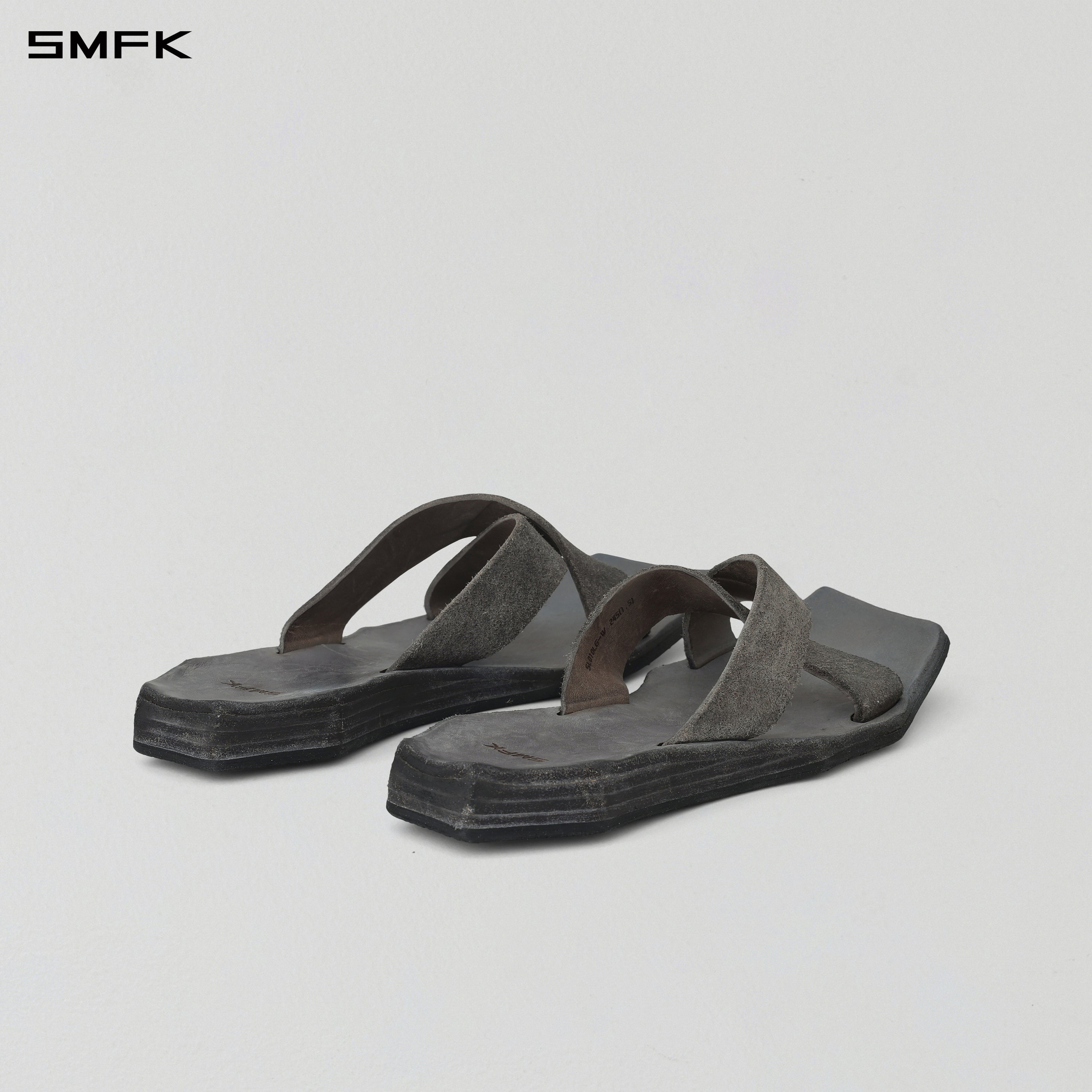 PRISM ENTWINED HANDCRAFTED LEATHER SLIDES/HORSEHIDE/W GLACIER GREY