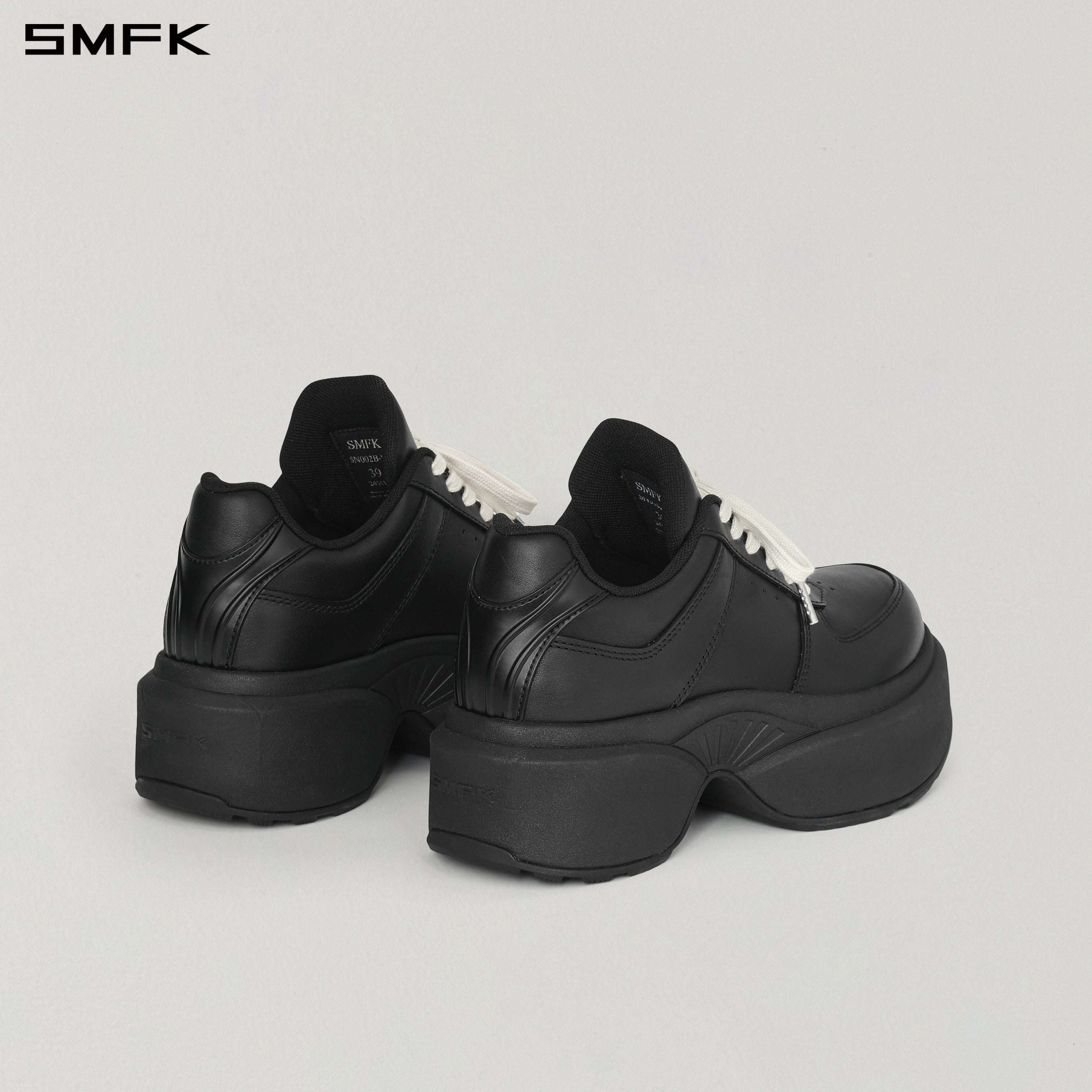 CORE-W CLASSIC LEATHER SPORTS SHOES/THICK WILD BLACK