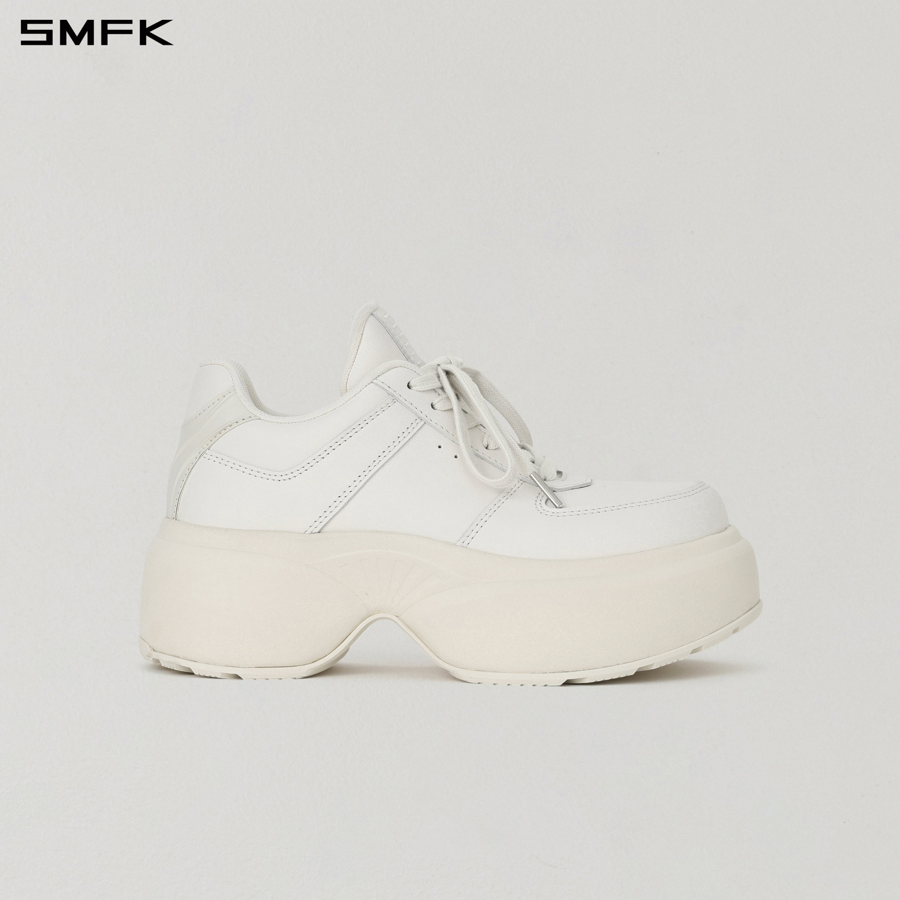 CORE-W CLASSIC LEATHER SPORTS SHOES/THICK CLOUD WHITE