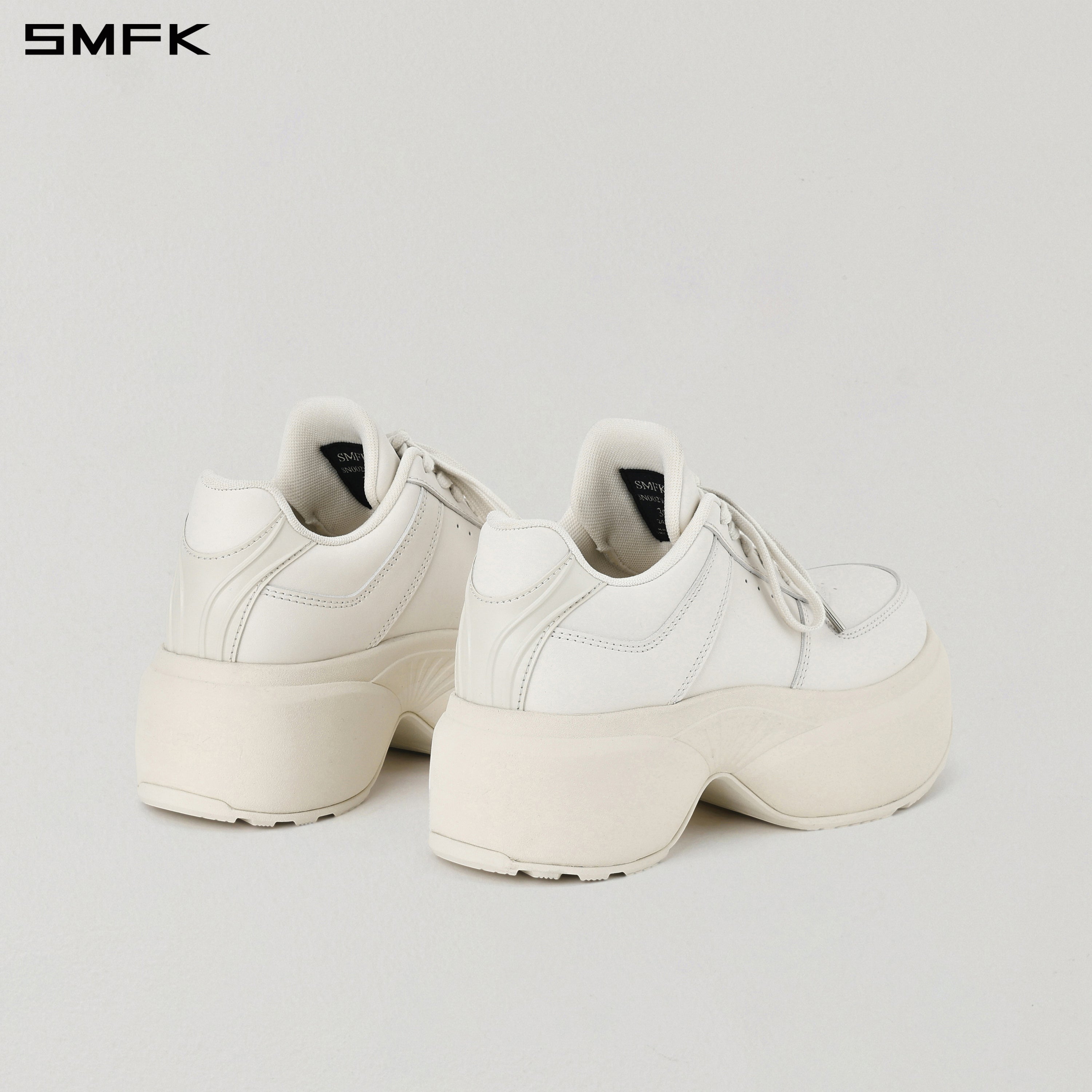CORE-W CLASSIC LEATHER SPORTS SHOES/THICK CLOUD WHITE
