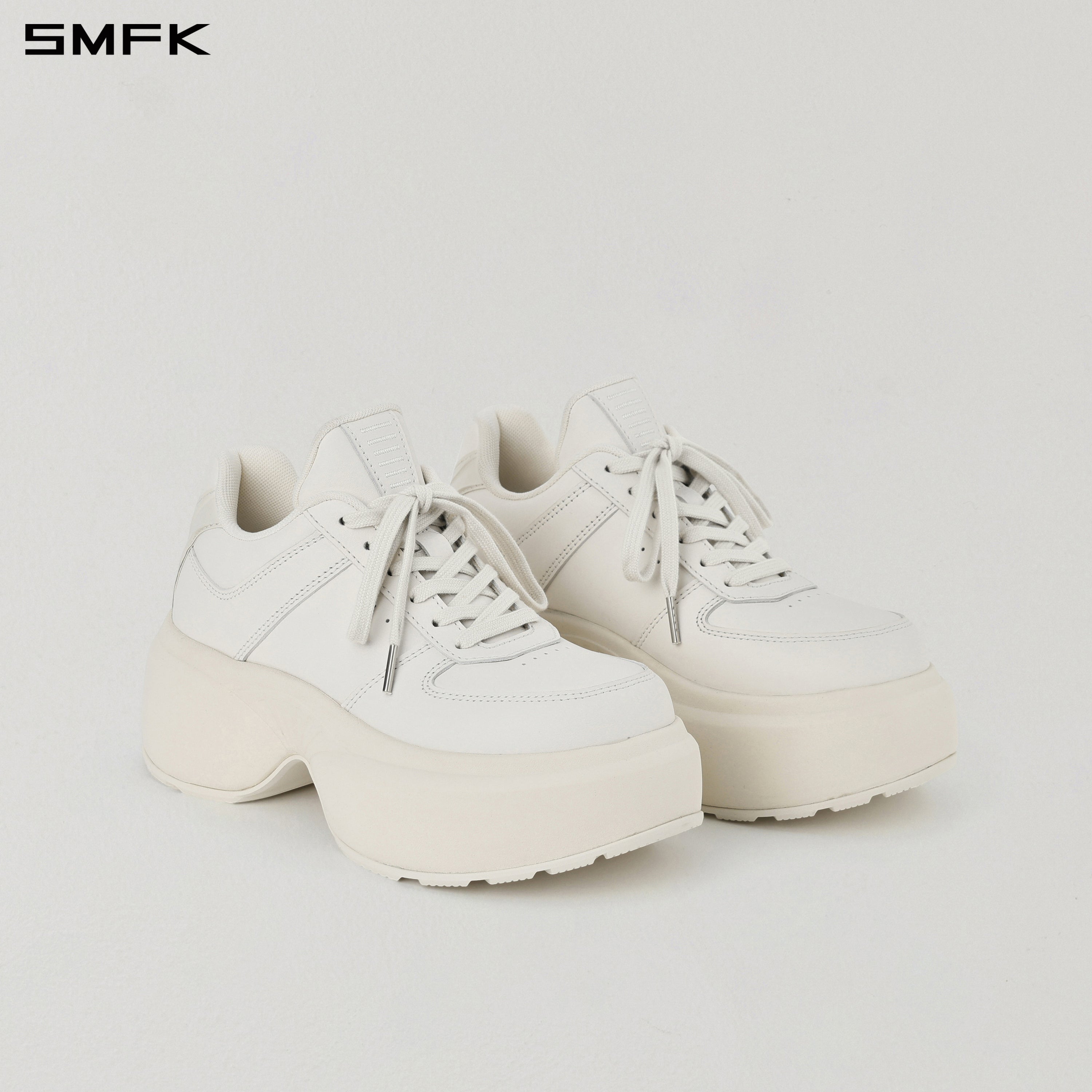 CORE-W CLASSIC LEATHER SPORTS SHOES/THICK CLOUD WHITE