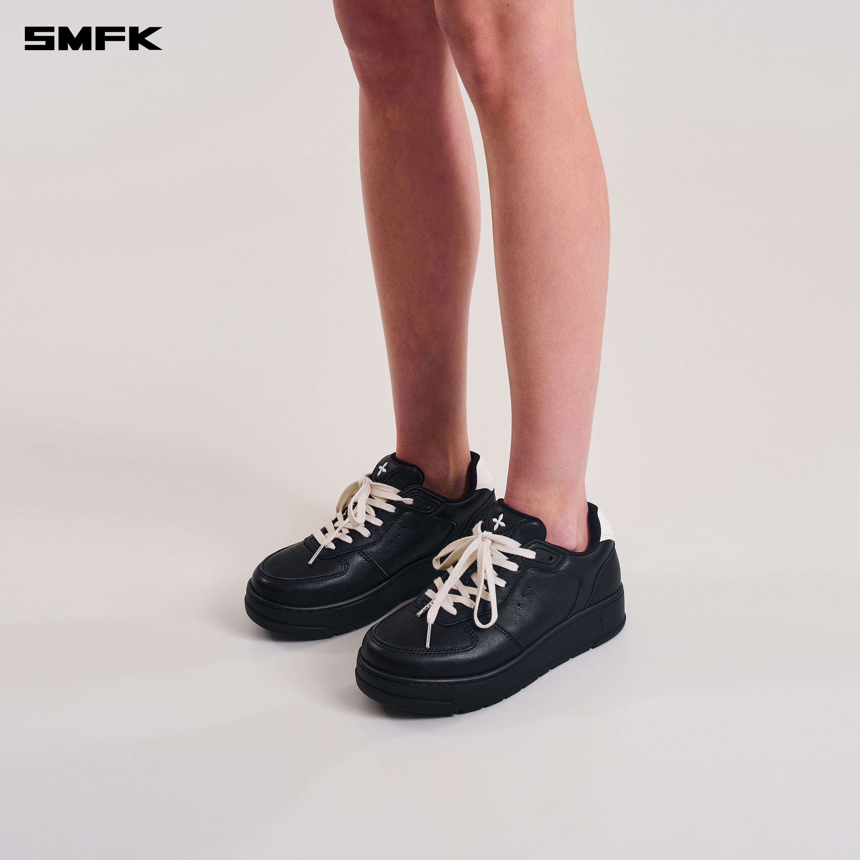 스테츄 트레이닝 스니커즈 / 레더 와일더니스 블랙