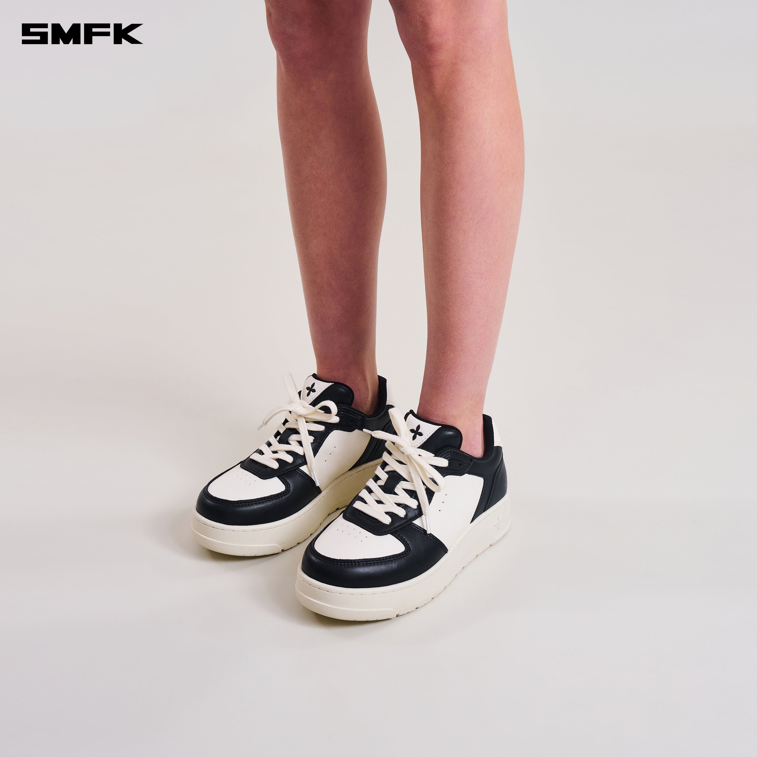 COMPASS MODE-T LEATHER SNEAKER BLACK WHITE
