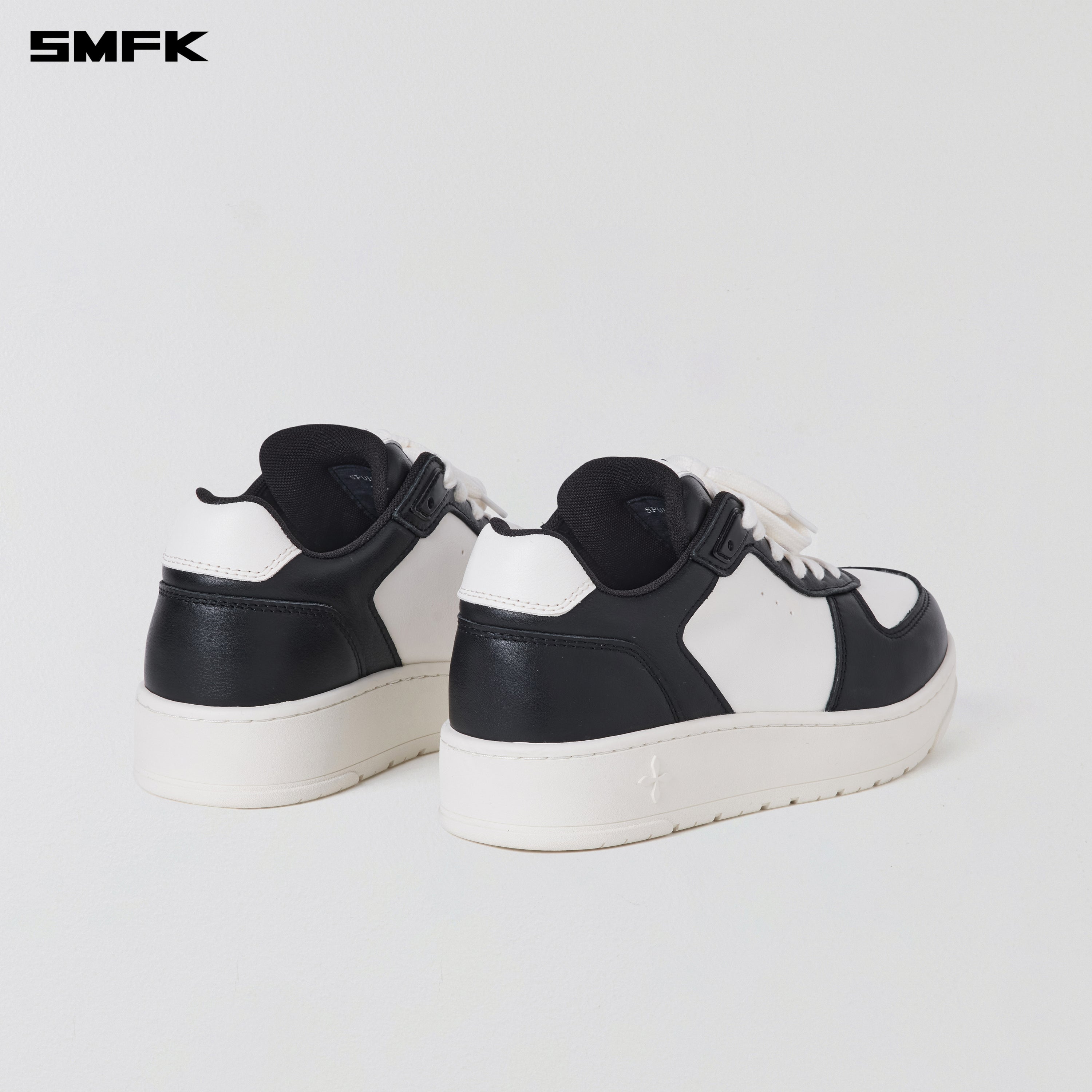 COMPASS MODE-T LEATHER SNEAKER BLACK WHITE