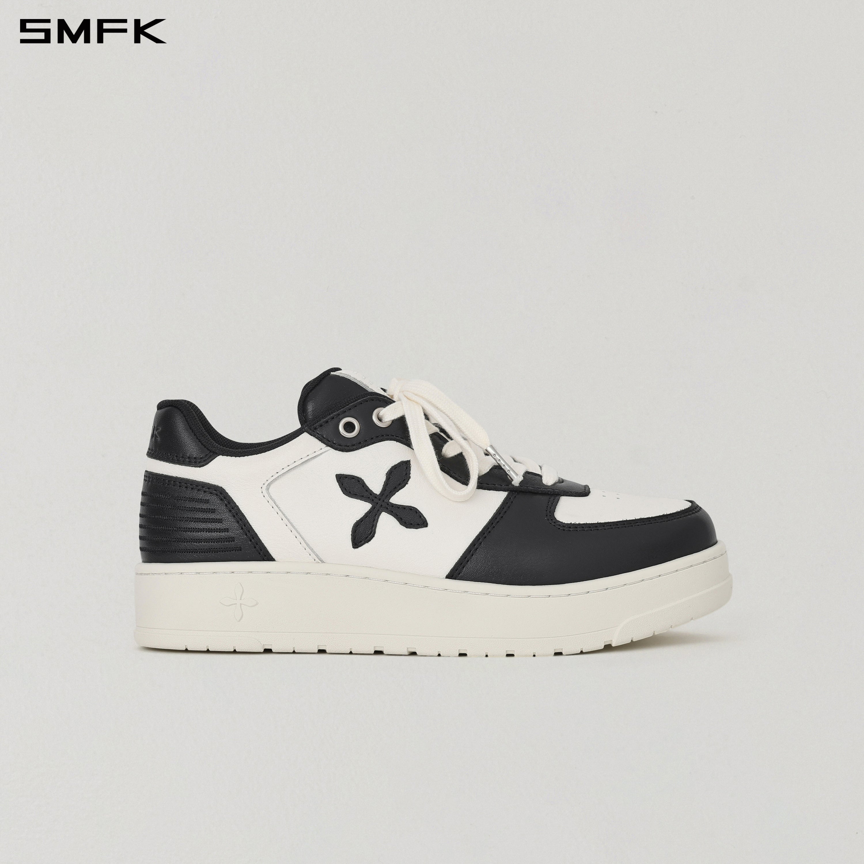 RETRO CROSS TRAINER/LEATHER/W BLACK WHITE
