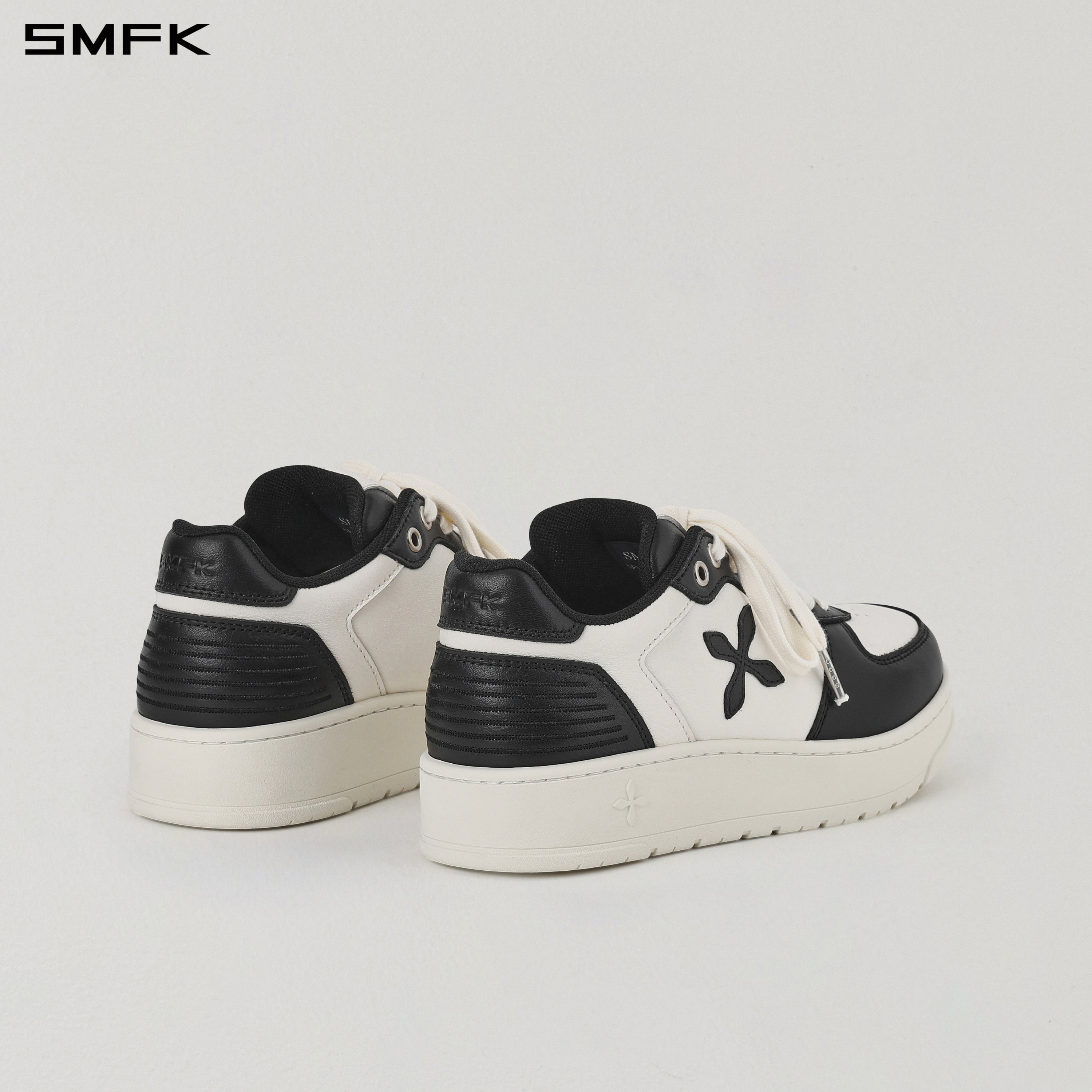 RETRO CROSS TRAINER/LEATHER/W BLACK WHITE