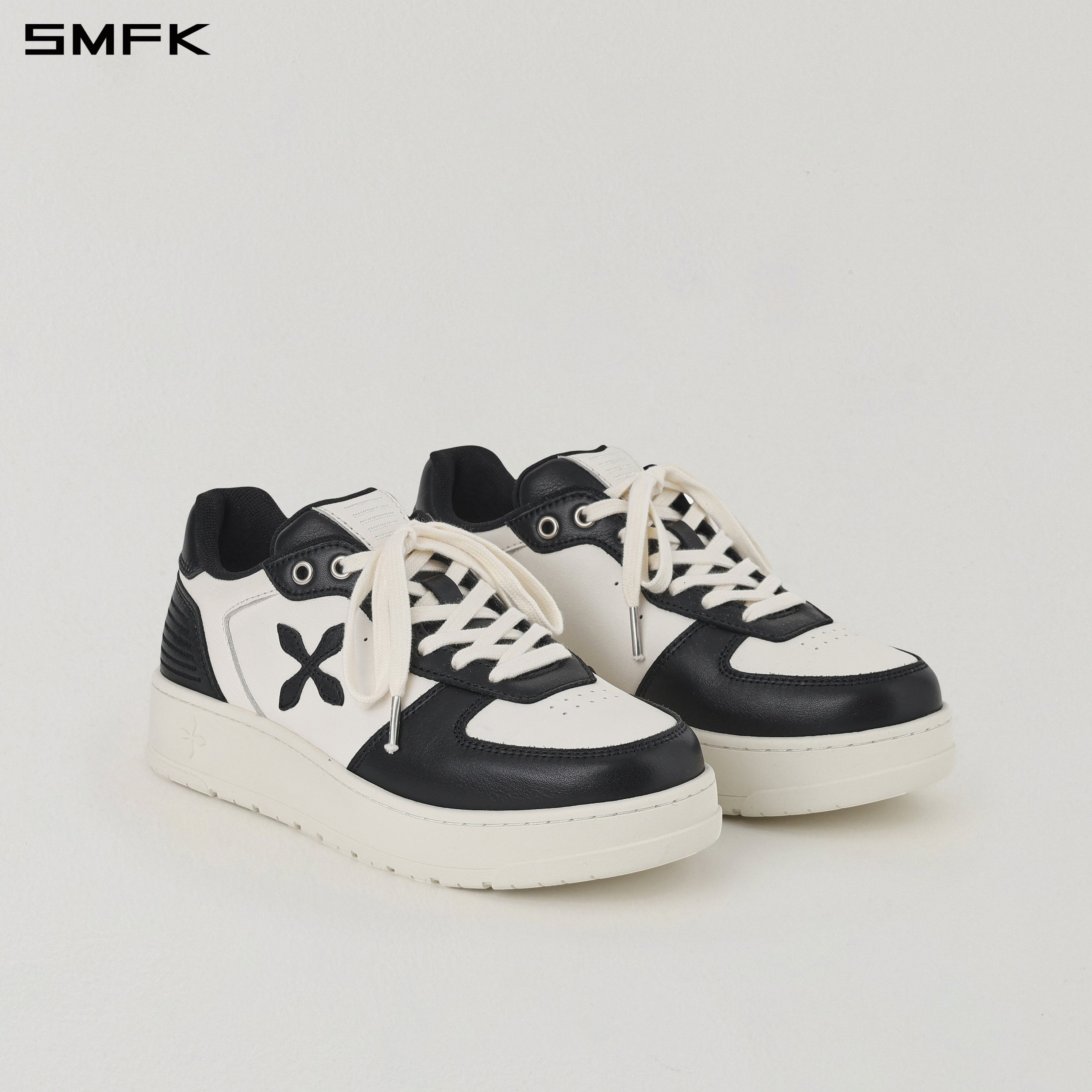 RETRO CROSS TRAINER/LEATHER/W BLACK WHITE