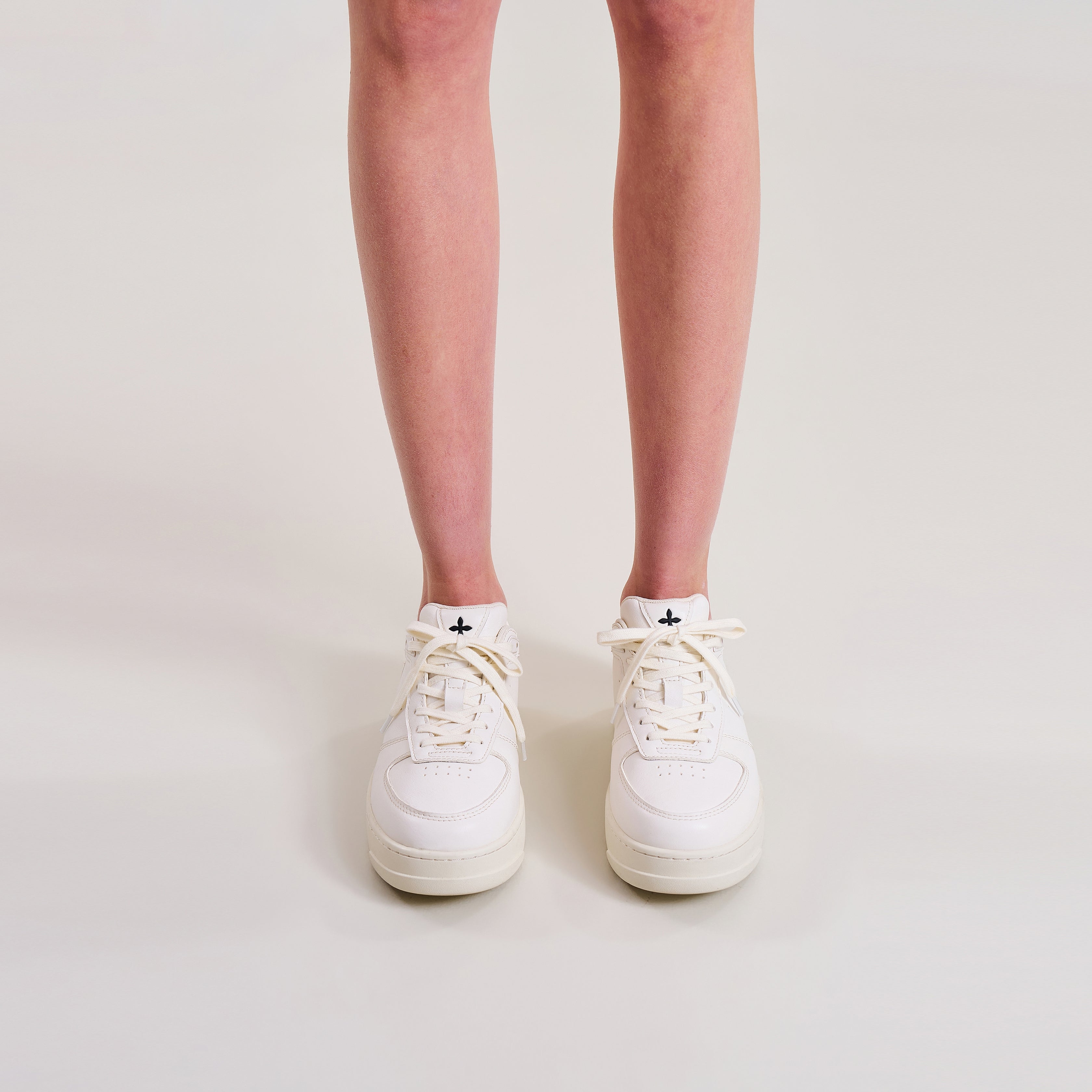 新品未使用　SMFK ホワイト スニーカー 新品未使用SMFK ホワイト スニーカー