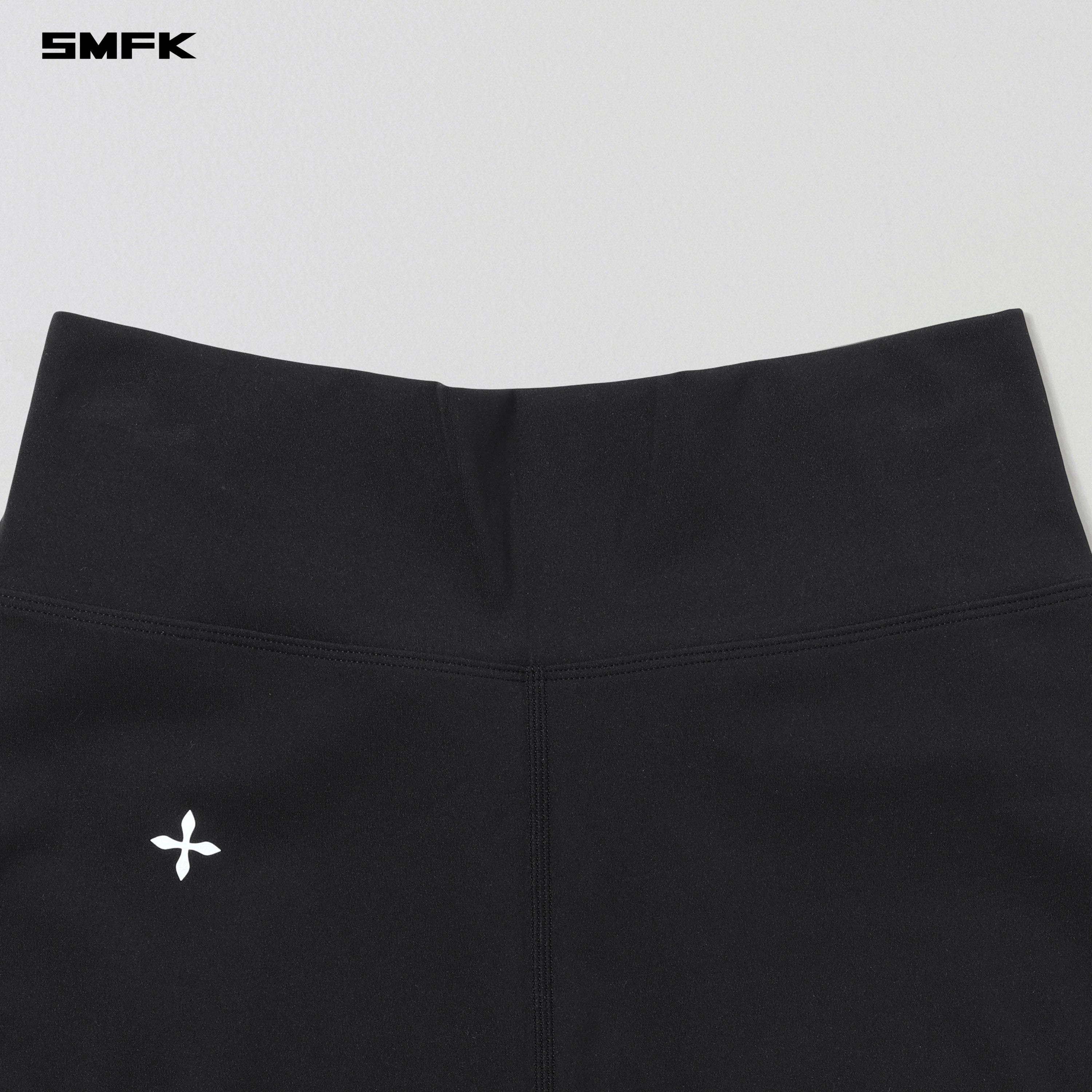 FOCUS GYM SHORTS/Lycra Nylon WILD BLACK