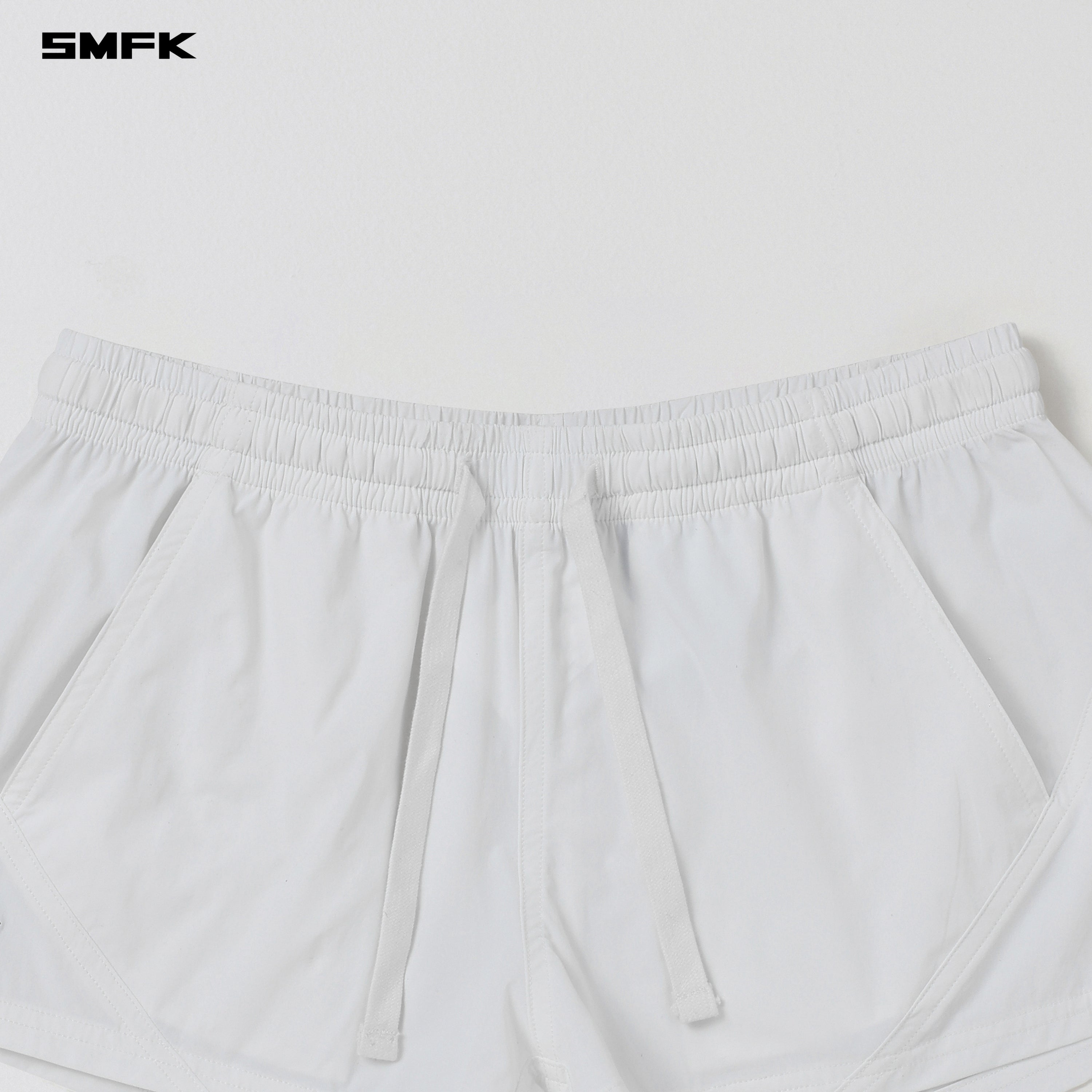 FOCUS OD SLIM SHORTS/E-Nylon CLOUD WHITE