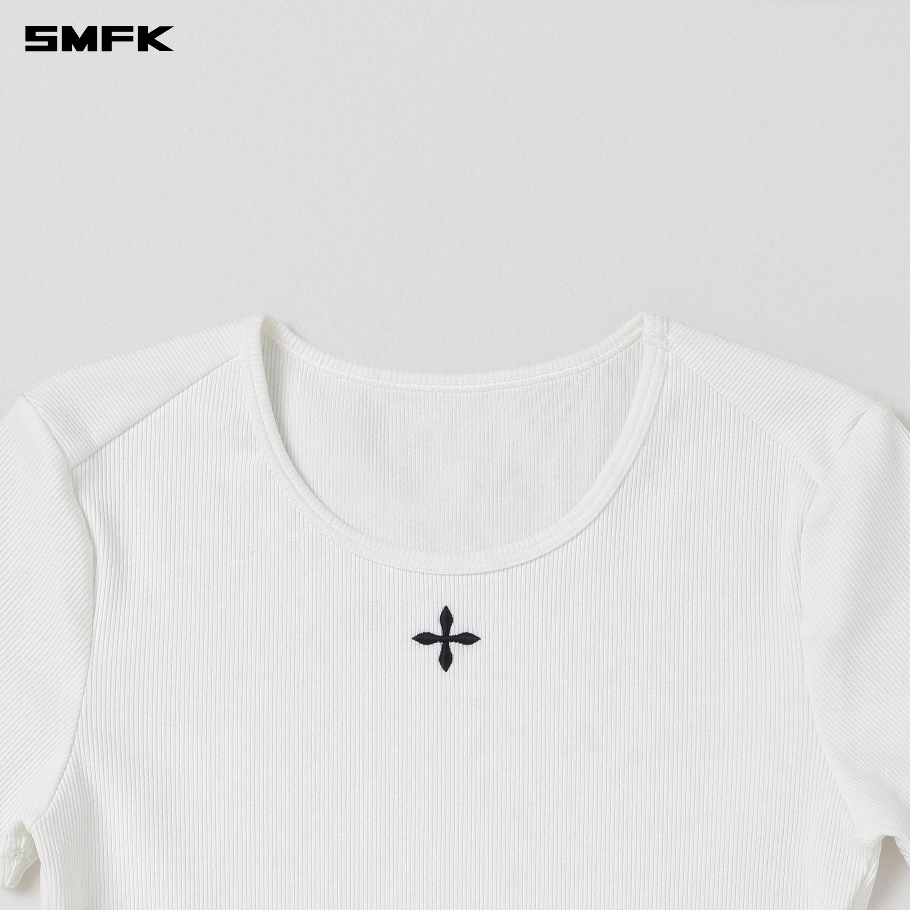 POISE SPORTS LINES TEE / COTTON CLOUD WHITE