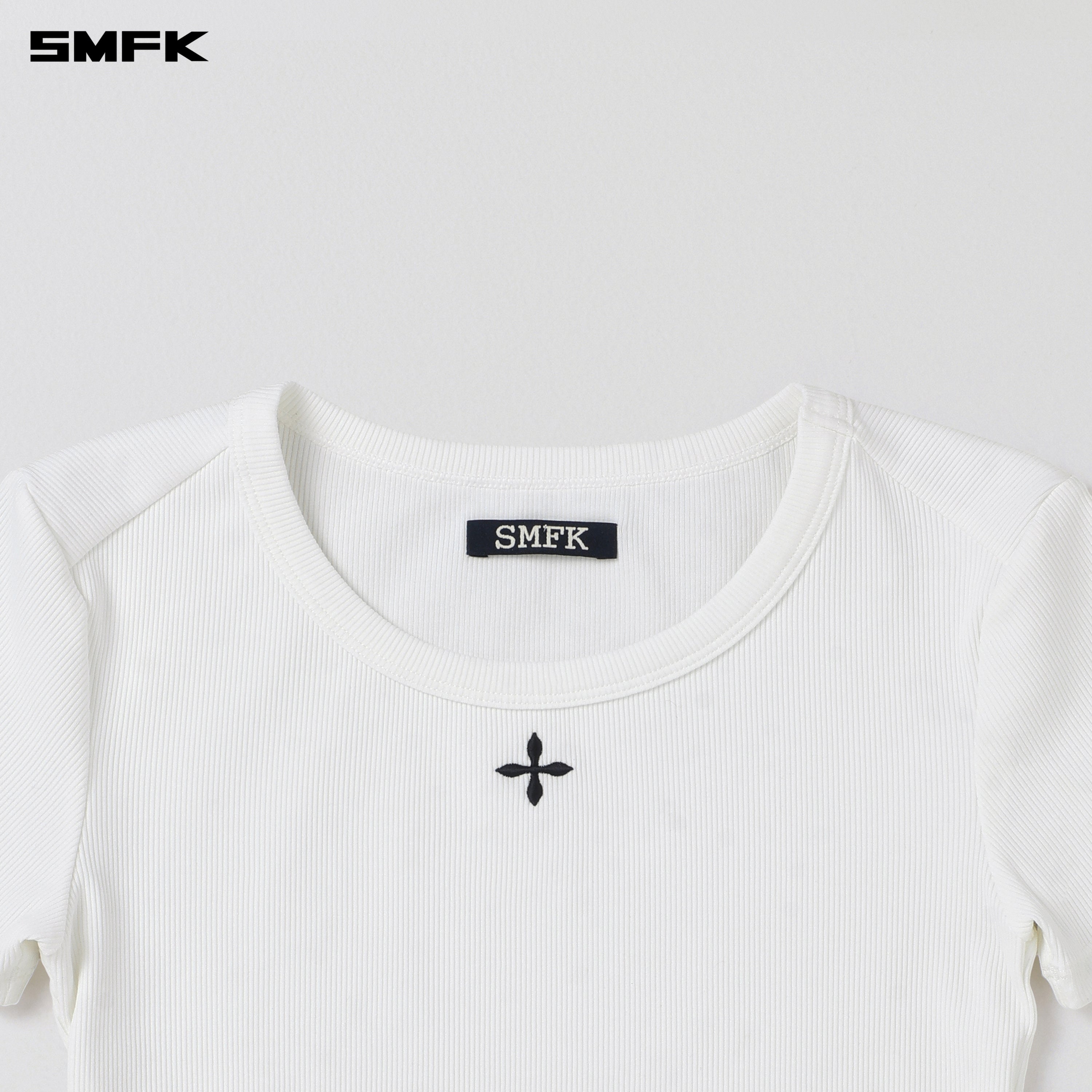 POISE SPORTS SLIM LINES TEE / COTTON CLOUD WHITE