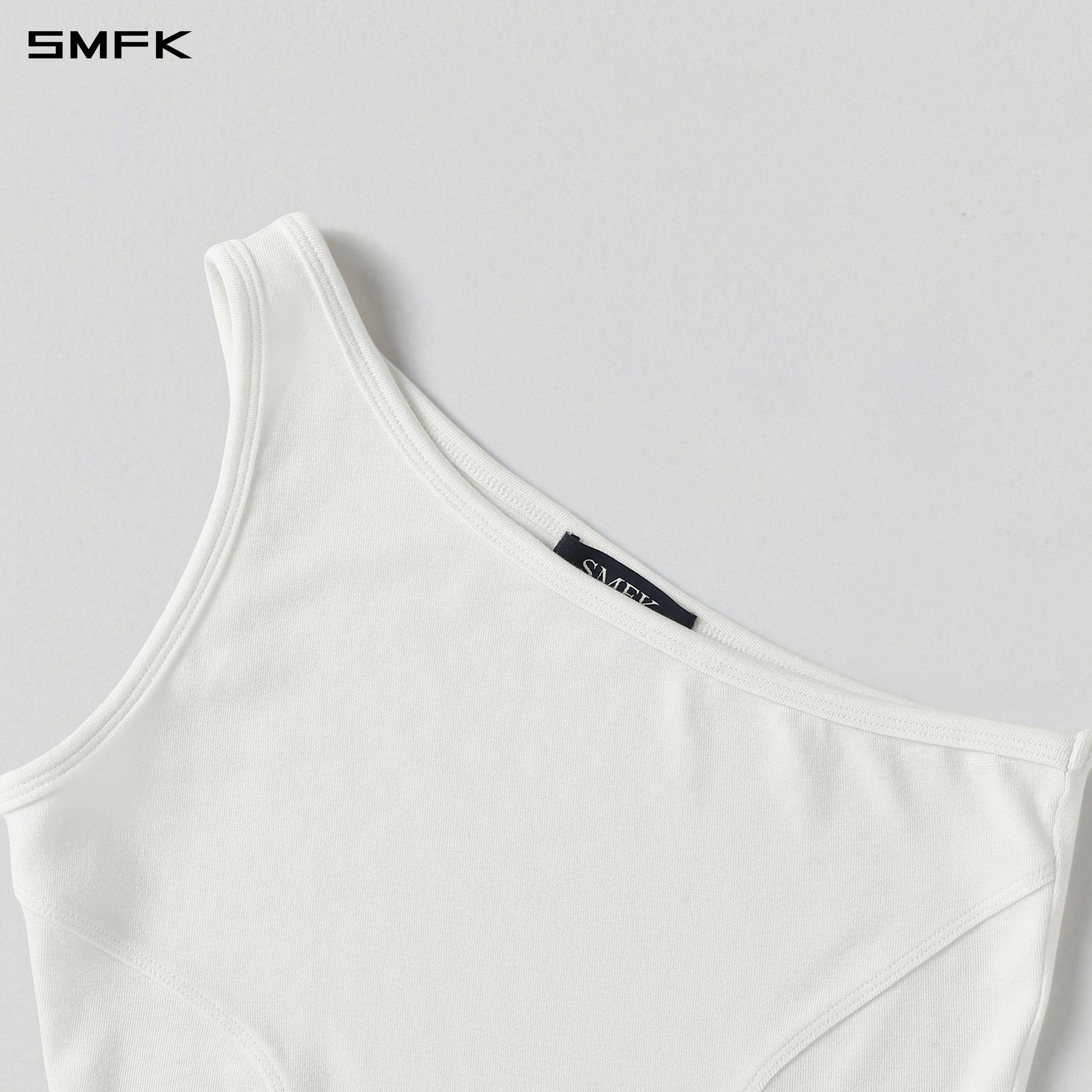MYTH AEOLUS RIGHT SIDE SHORT TANK/TENCEL+WOOL CLOUD WHITE