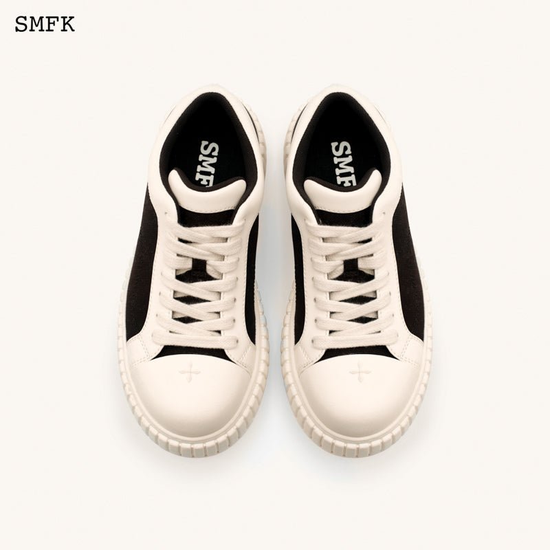 Compass Hug Skater Shoes Black And White - SMFK Official