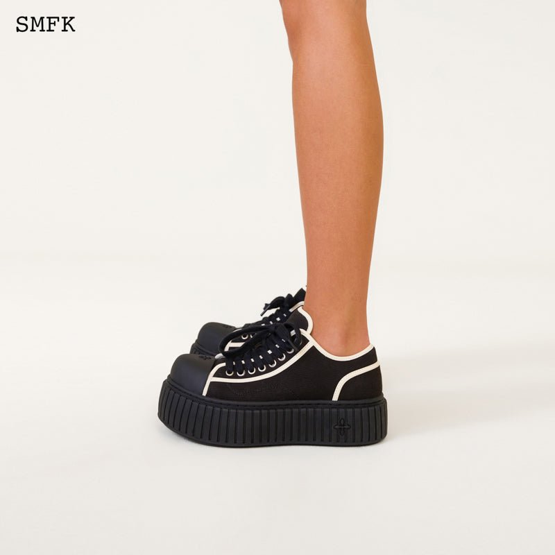 Compass Rove Skater Shoes Black And White - SMFK Official