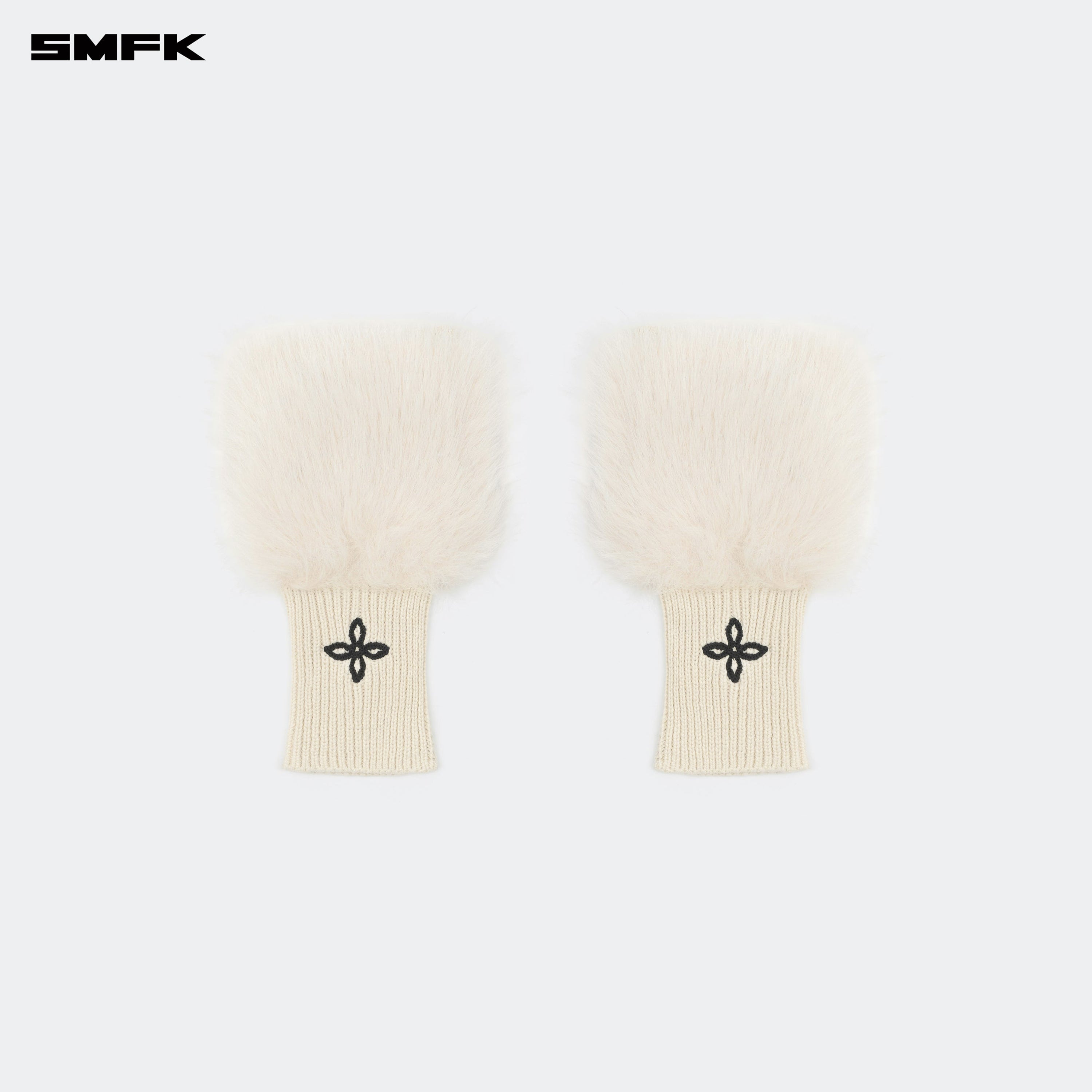 Compass Snowman Furry Gloves In Cream - SMFK Official