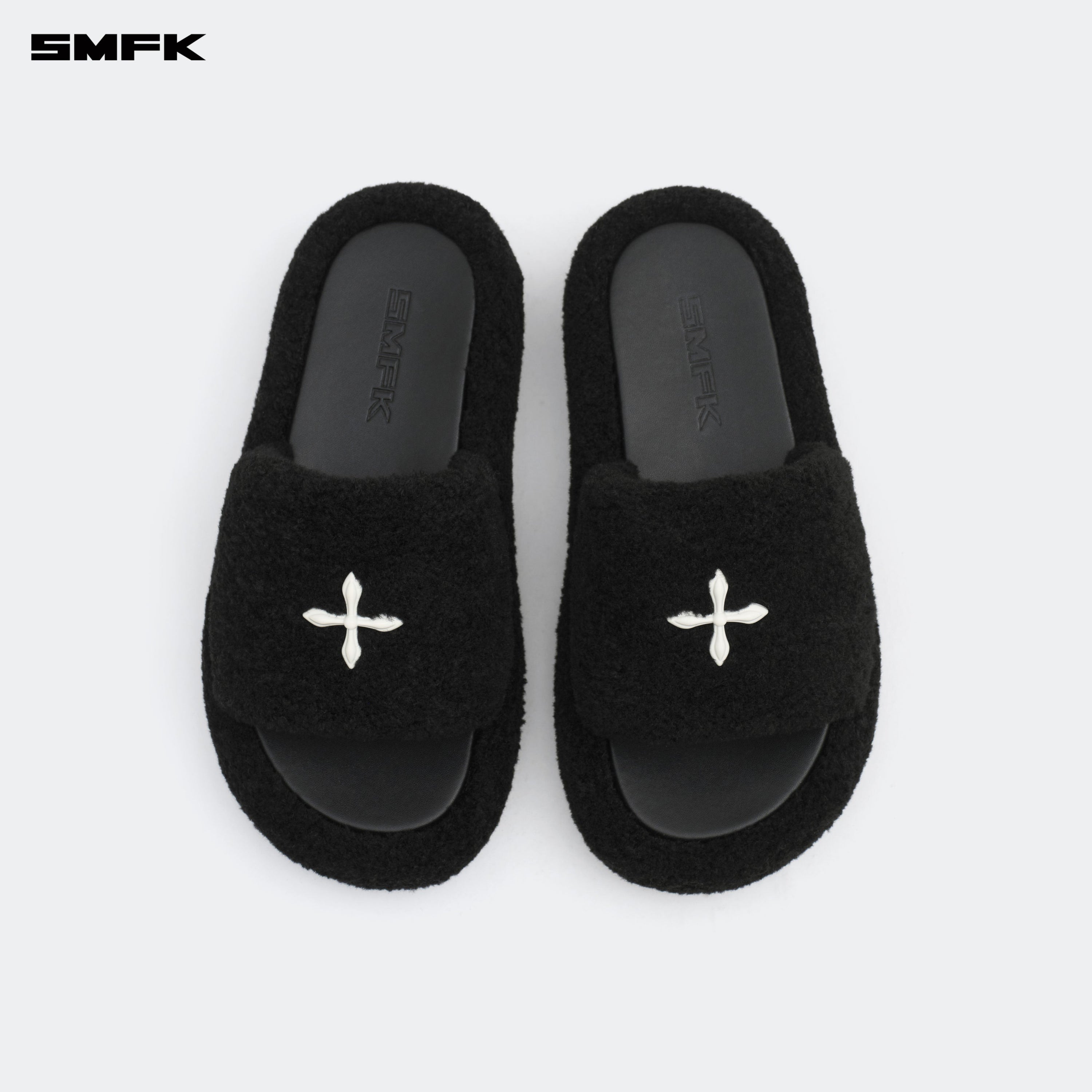 COMPASS WOOLLY Classic Furry Slipper In Black - SMFK Official