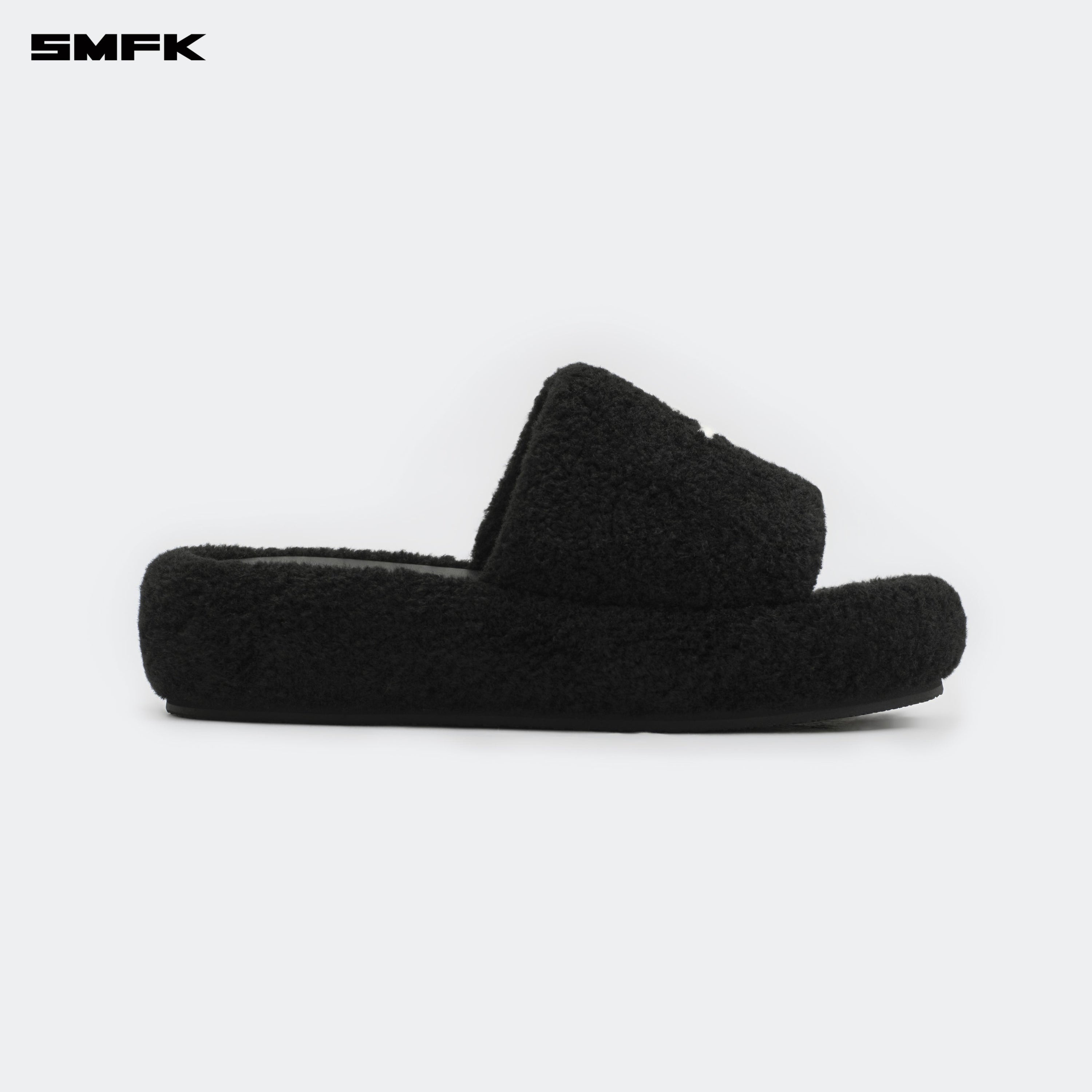 COMPASS WOOLLY Classic Furry Slipper In Black - SMFK Official