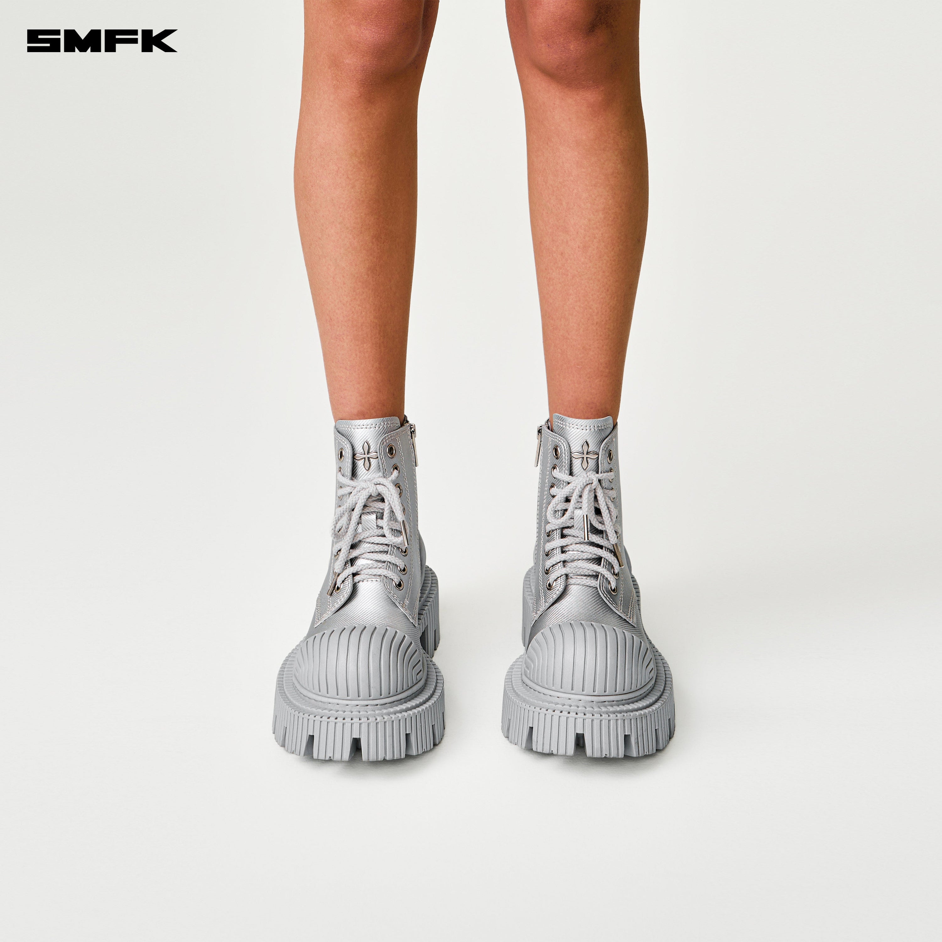 FUTURE RIPPLE Motorcycle Boots in Silver - SMFK Official