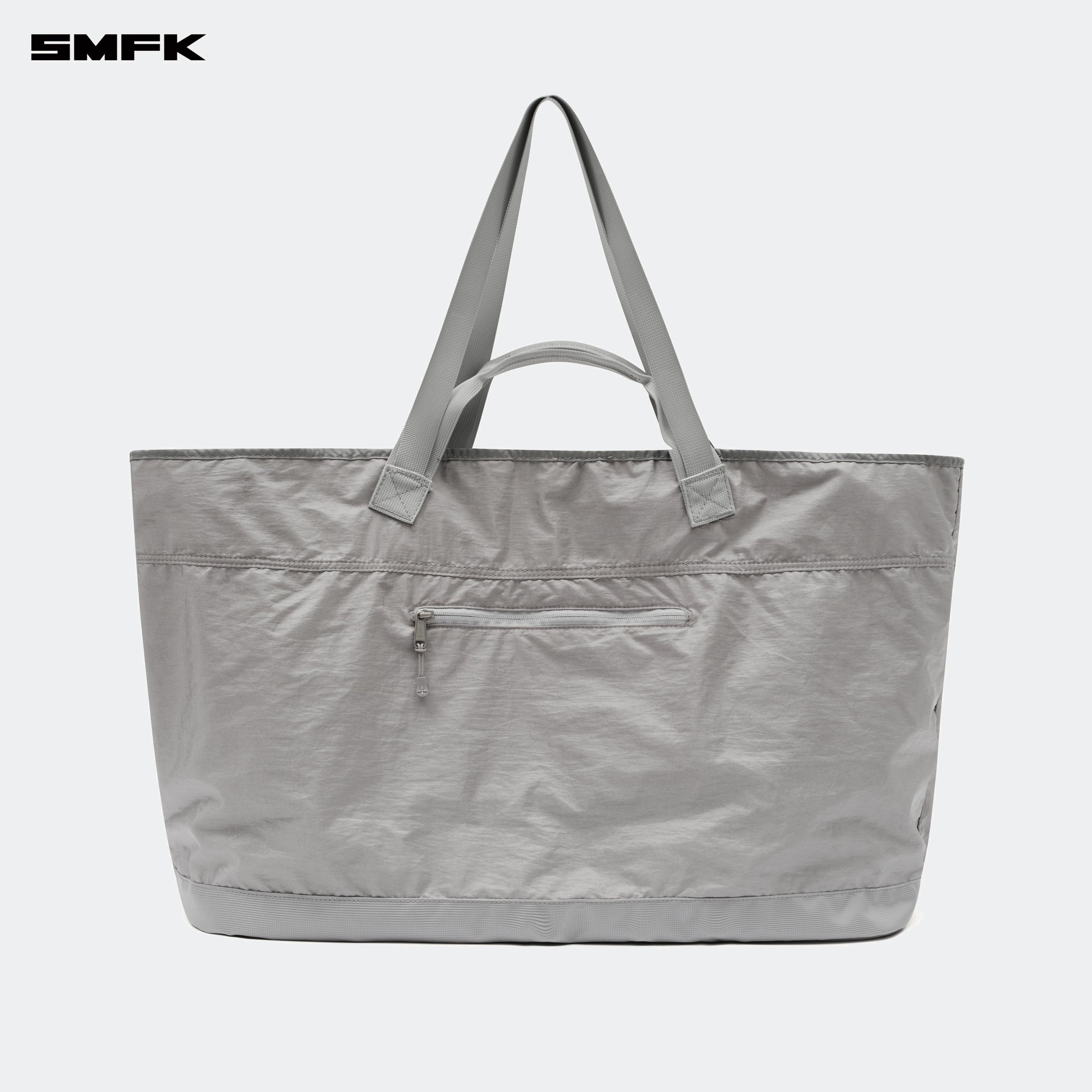 FUTURE Storm Gym Sports Bag Silver (Large) - SMFK Official