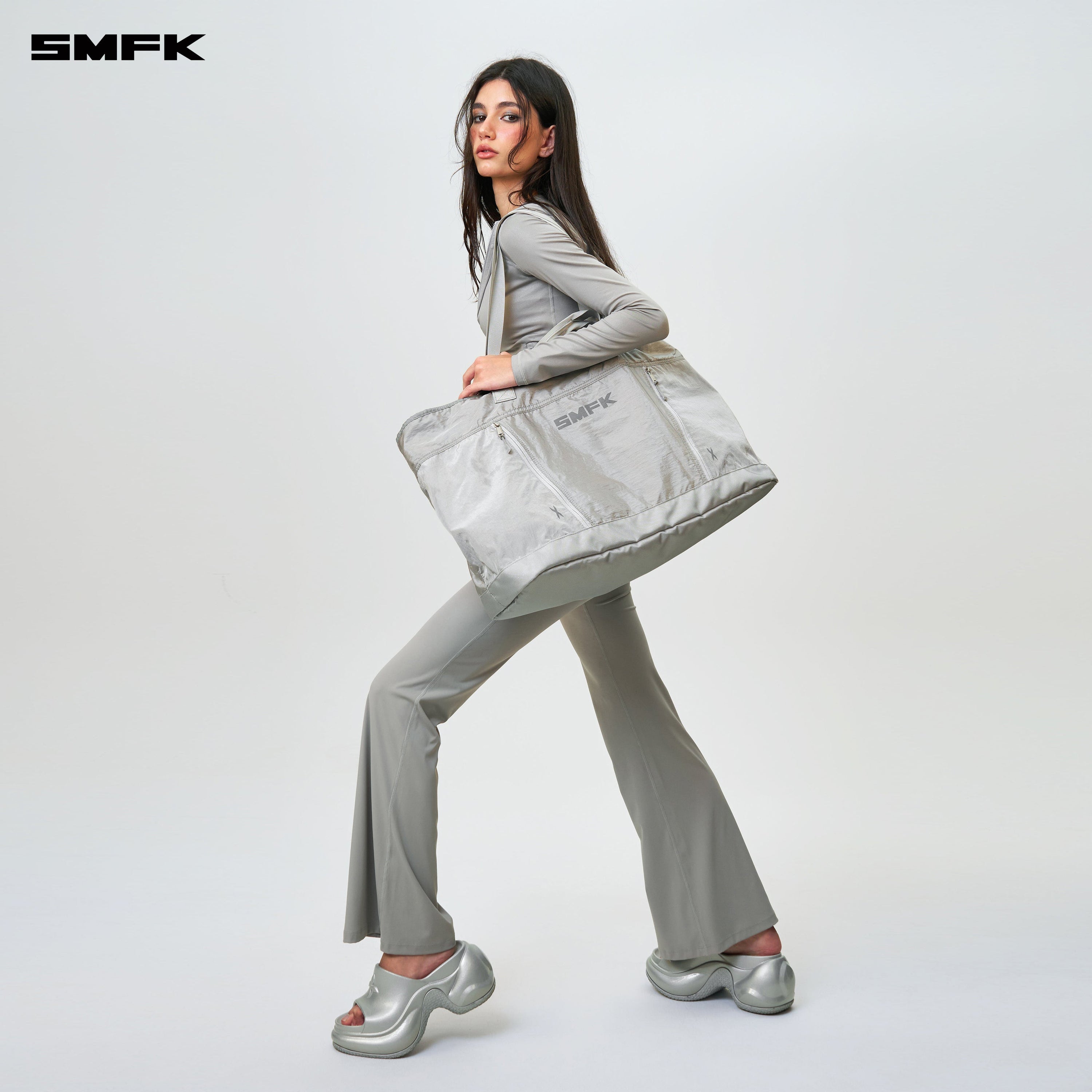 FUTURE Storm Gym Sports Bag Silver (Large) - SMFK Official