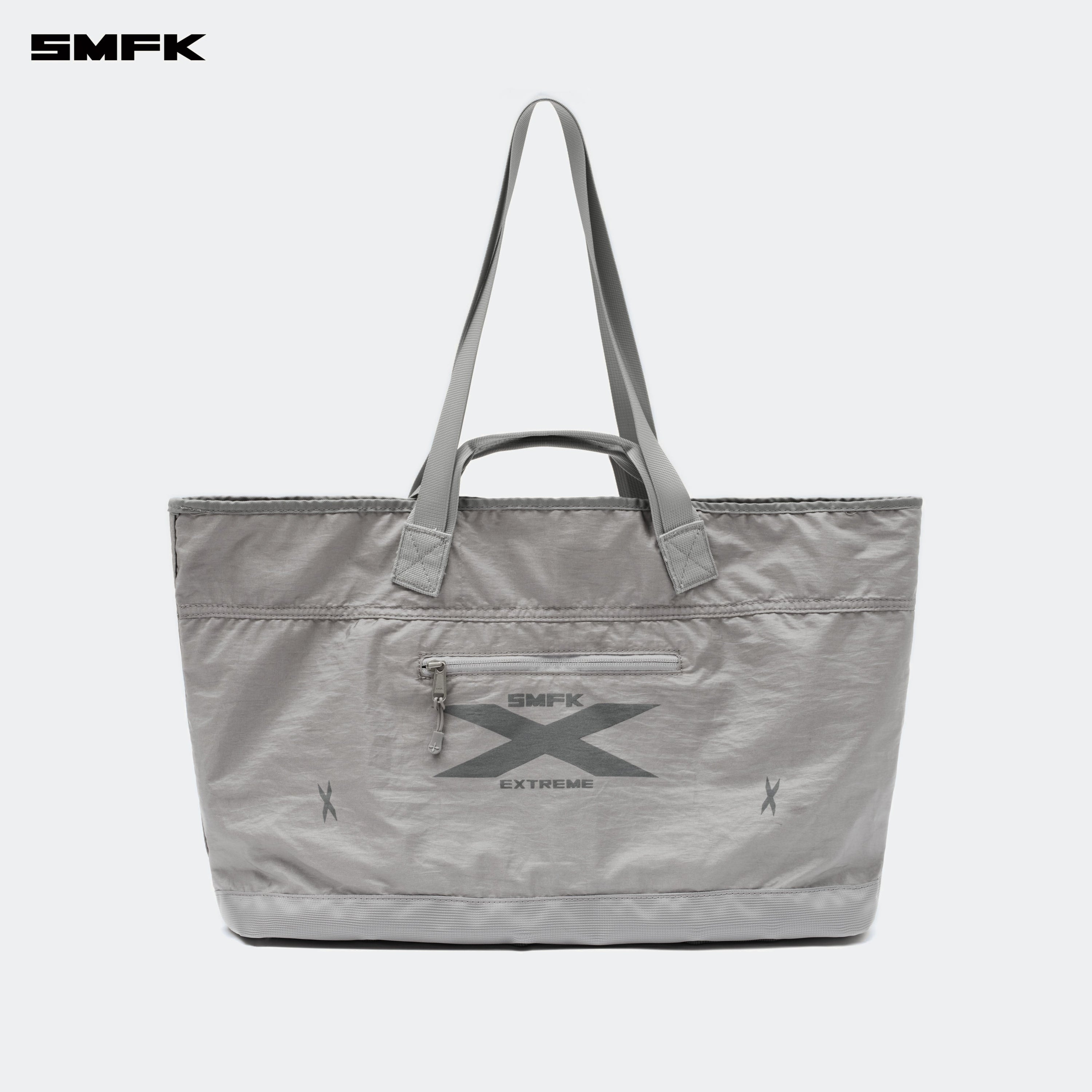 FUTURE Storm Gym Sports Bag Silver (Medium) - SMFK Official