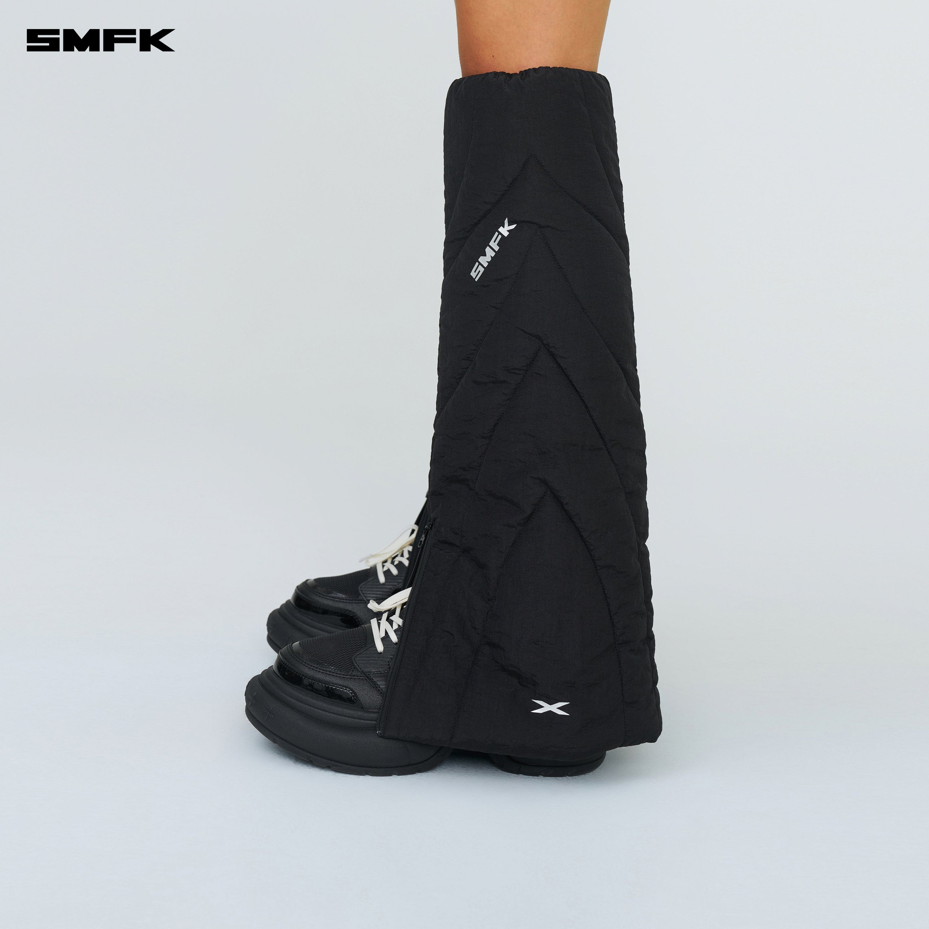 FUTURE Storm Leg Warmer In Black - SMFK Official