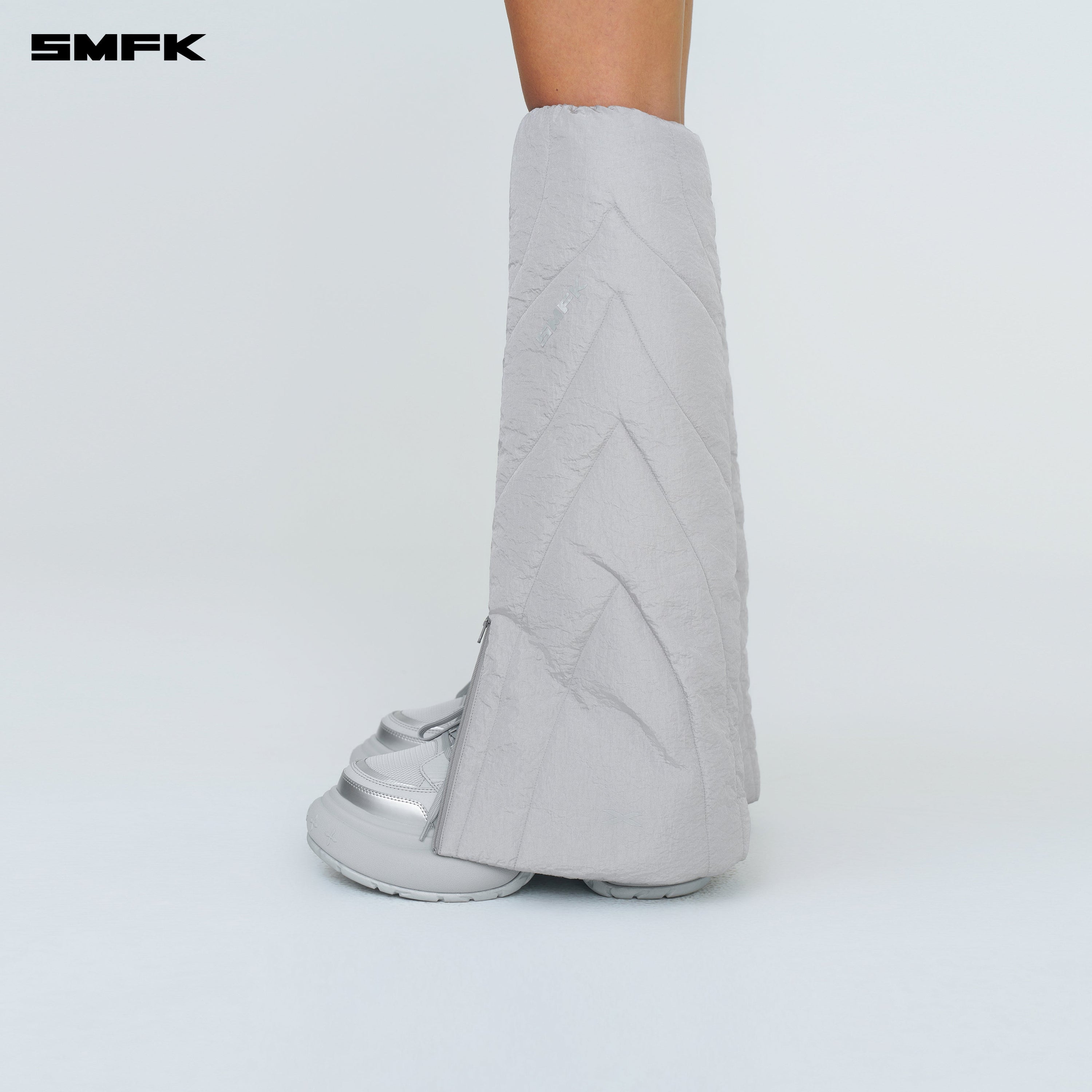 FUTURE Storm Leg Warmer In Silver - SMFK Official