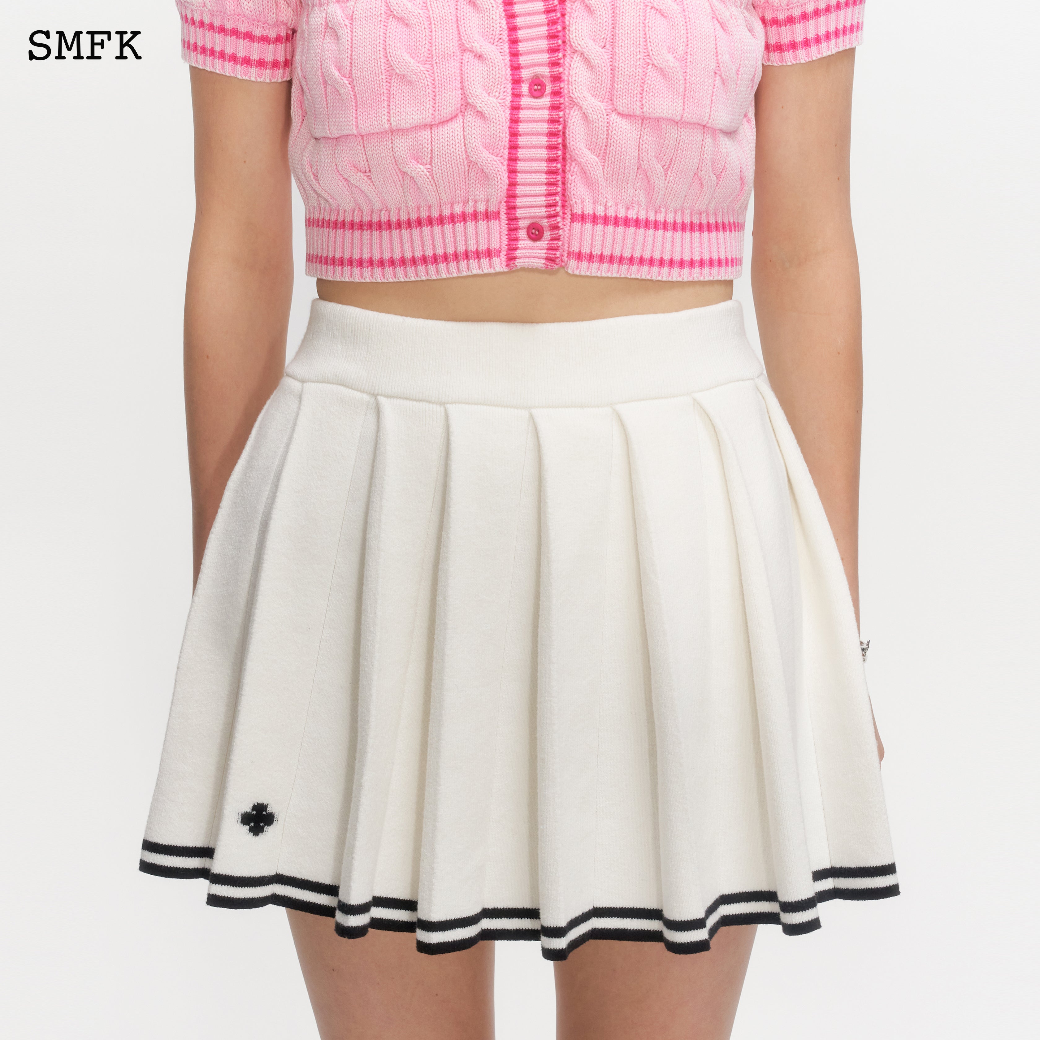 Compass Academy White Cashmere Pleated Skirt | SMFK Official