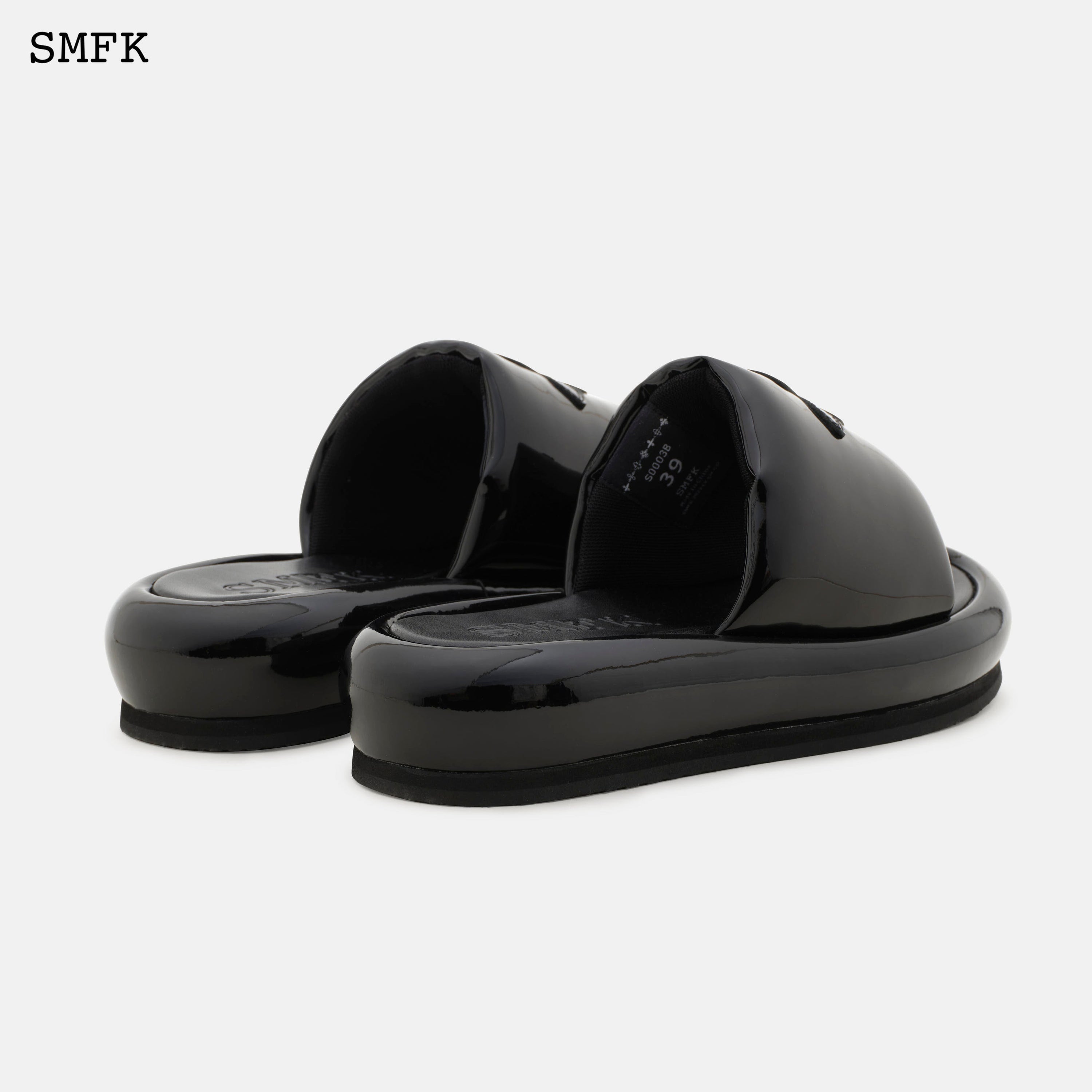 Compass Black Balloon Slippers - SMFK Official