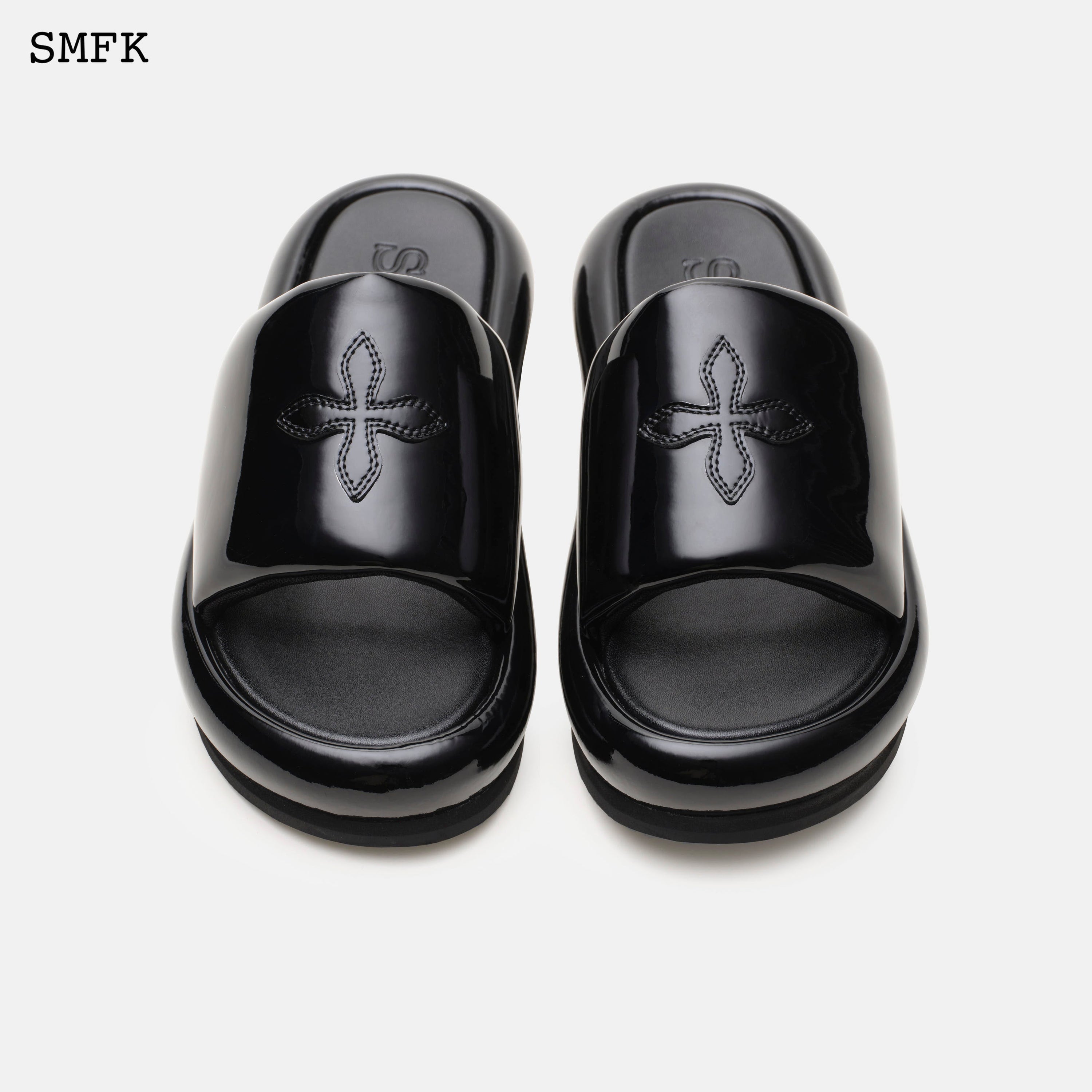 Compass Black Balloon Slippers - SMFK Official