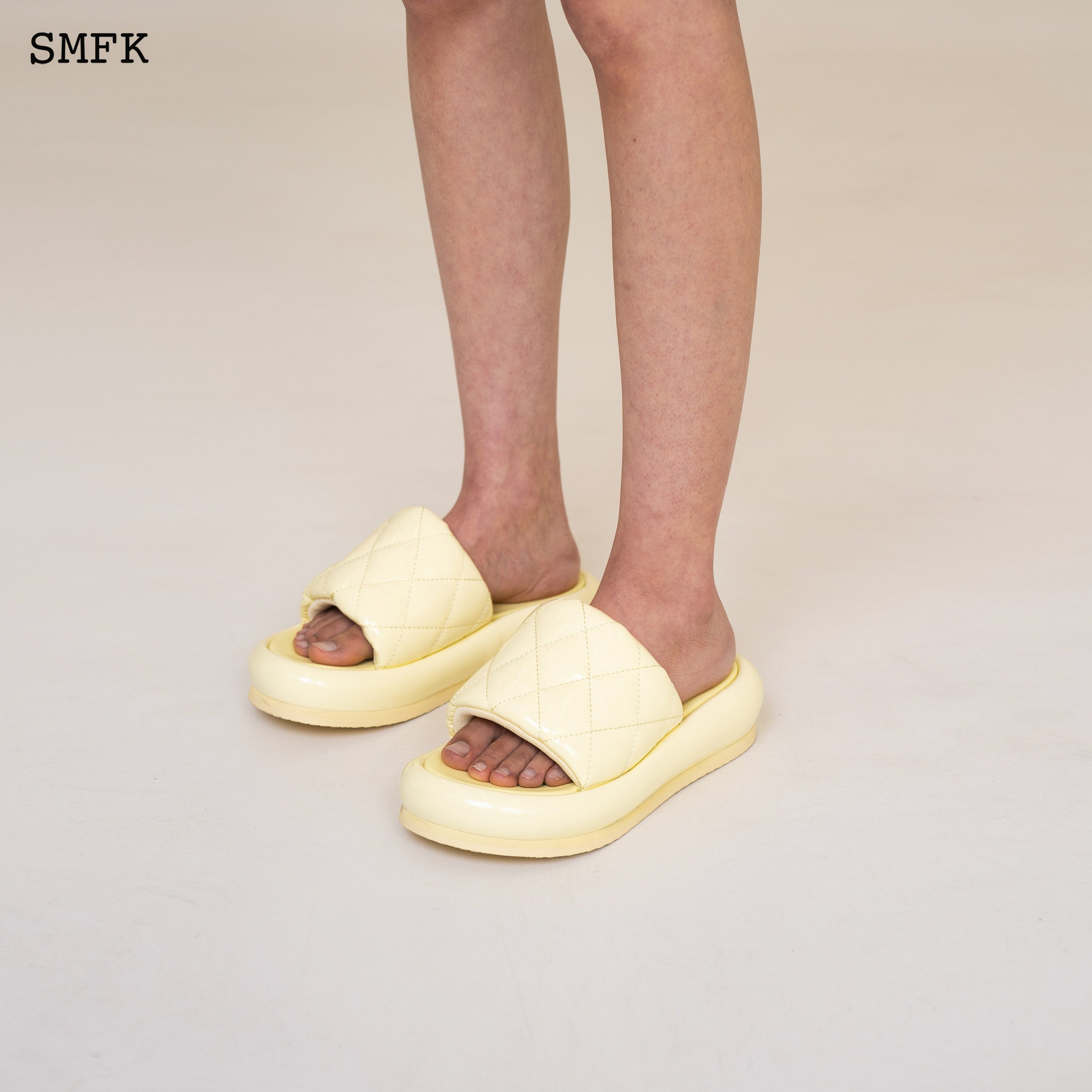 Compass Butter Bread Classic Slipper - SMFK Official