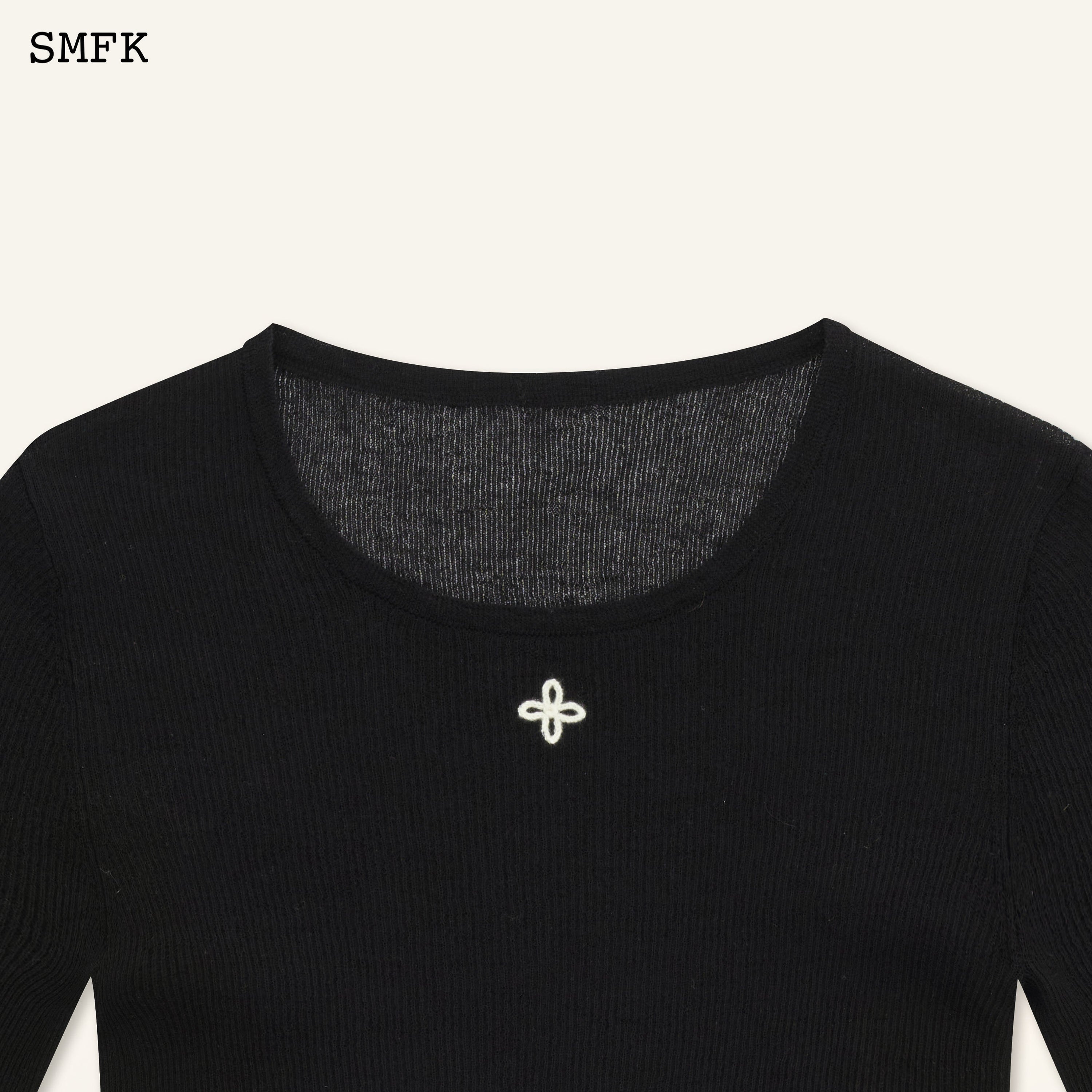 Compass Cross Classic Black Knitted Sweater - SMFK Official
