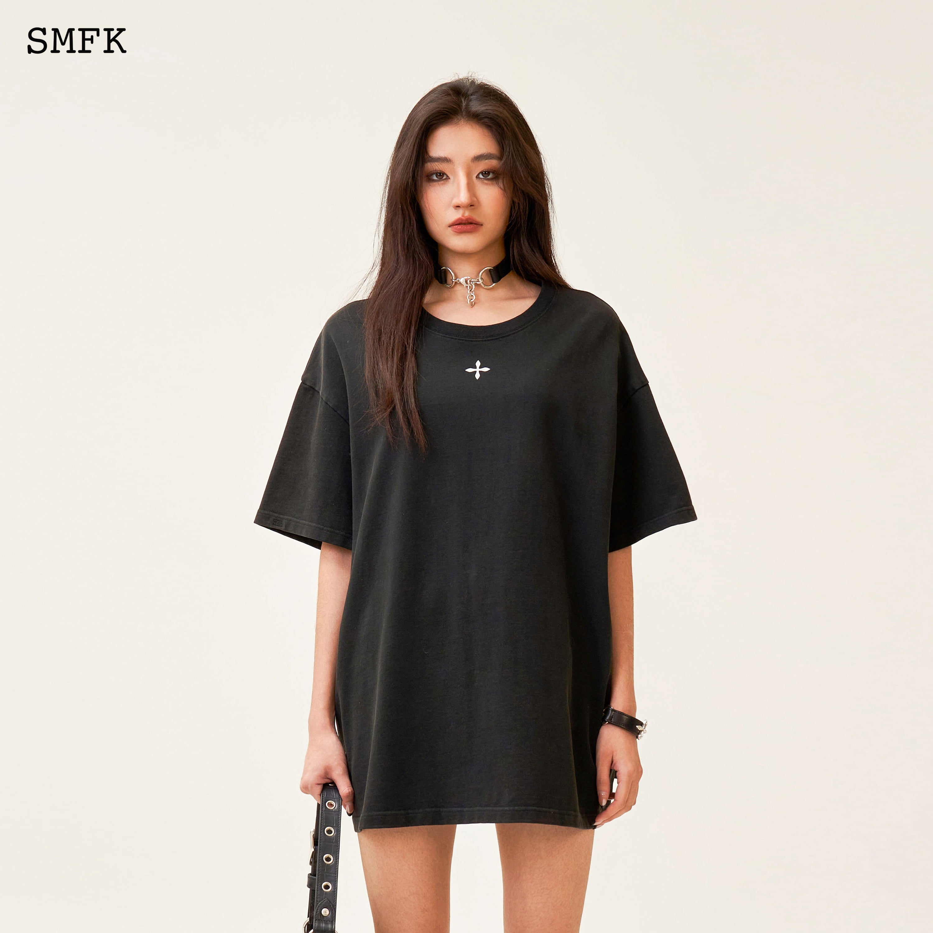 Compass Cross Classic Oversized Tee In Black - SMFK Official