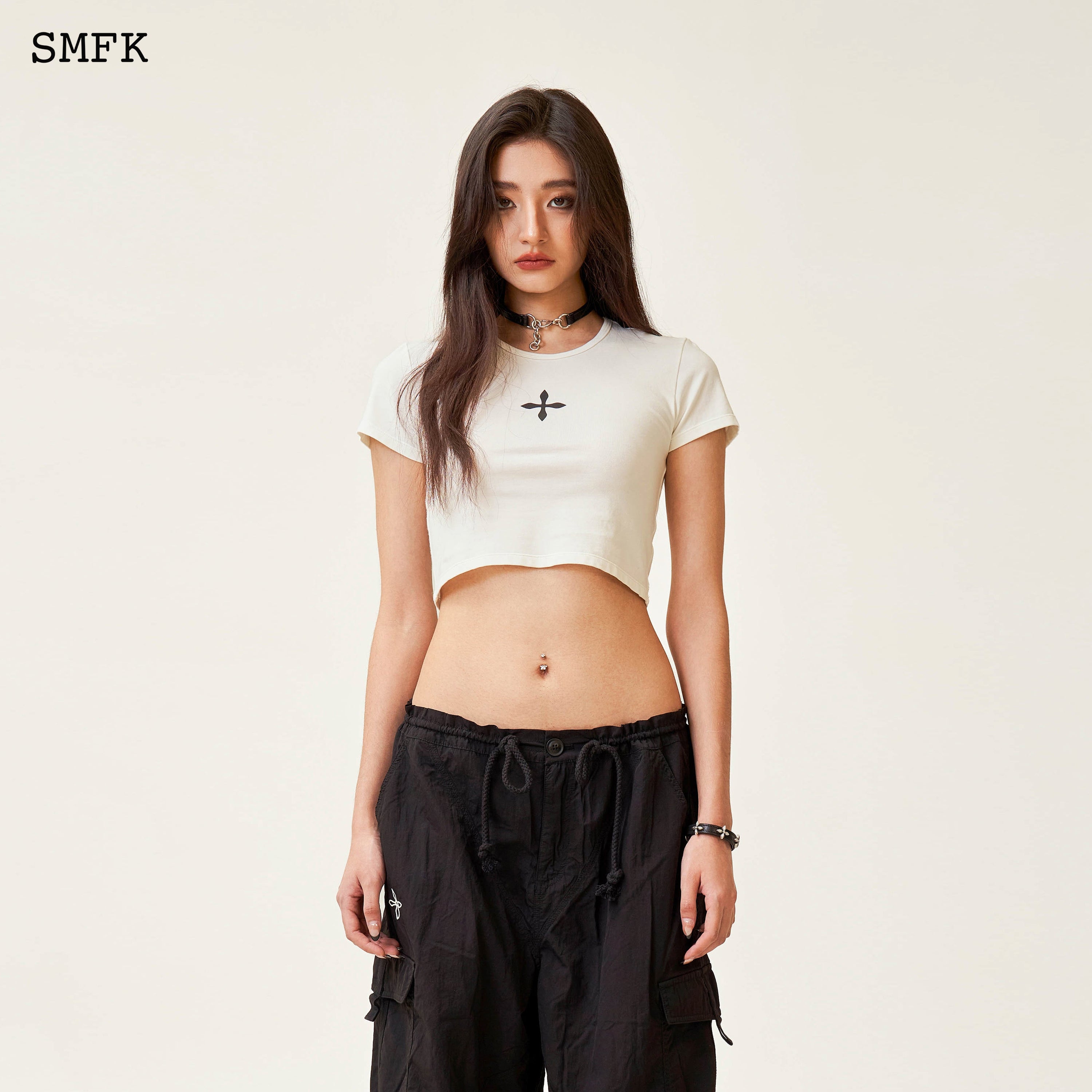 Compass Cross Classic Sporty Tights Tee In White - SMFK Official