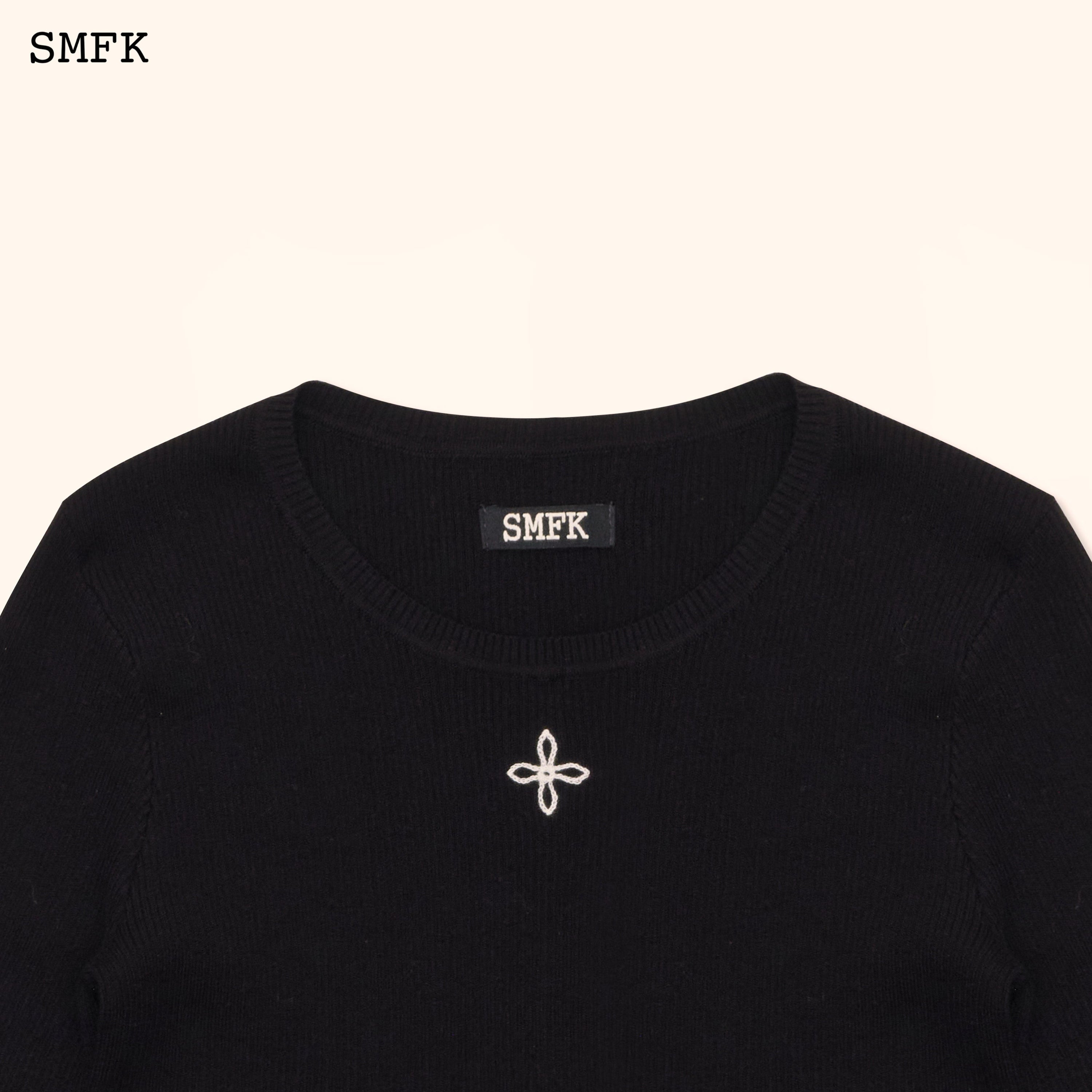 Compass Cross Rib Knitted Top In Black - SMFK Official