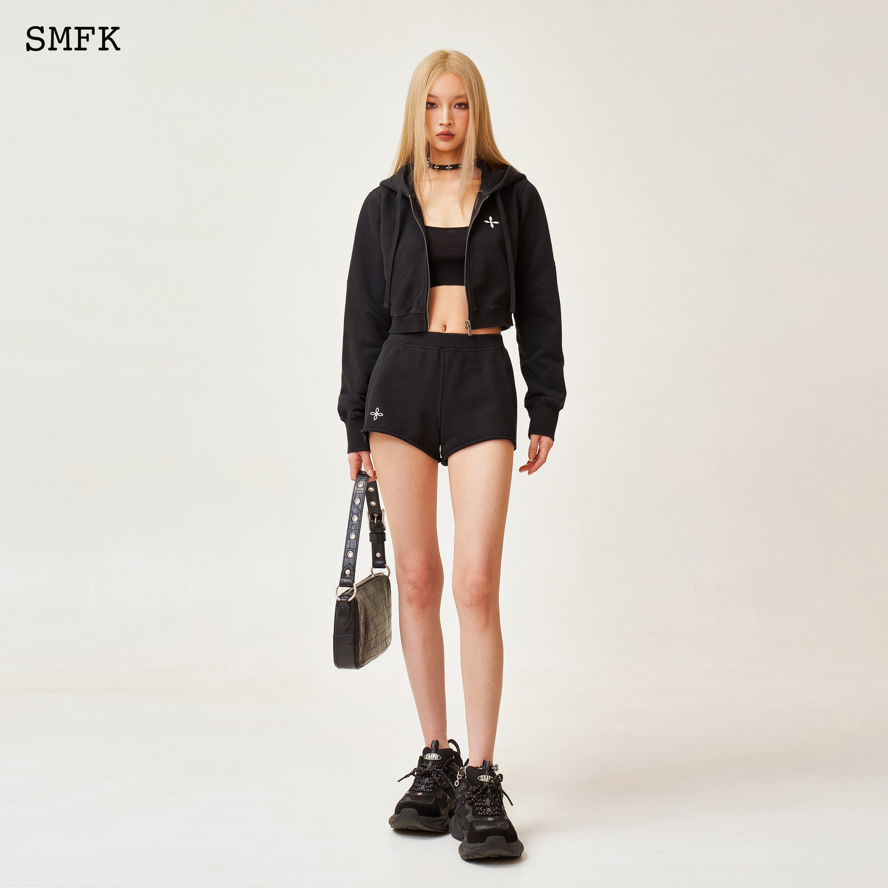 Compass Rush Short Sporty Hoodie In Black - SMFK Official