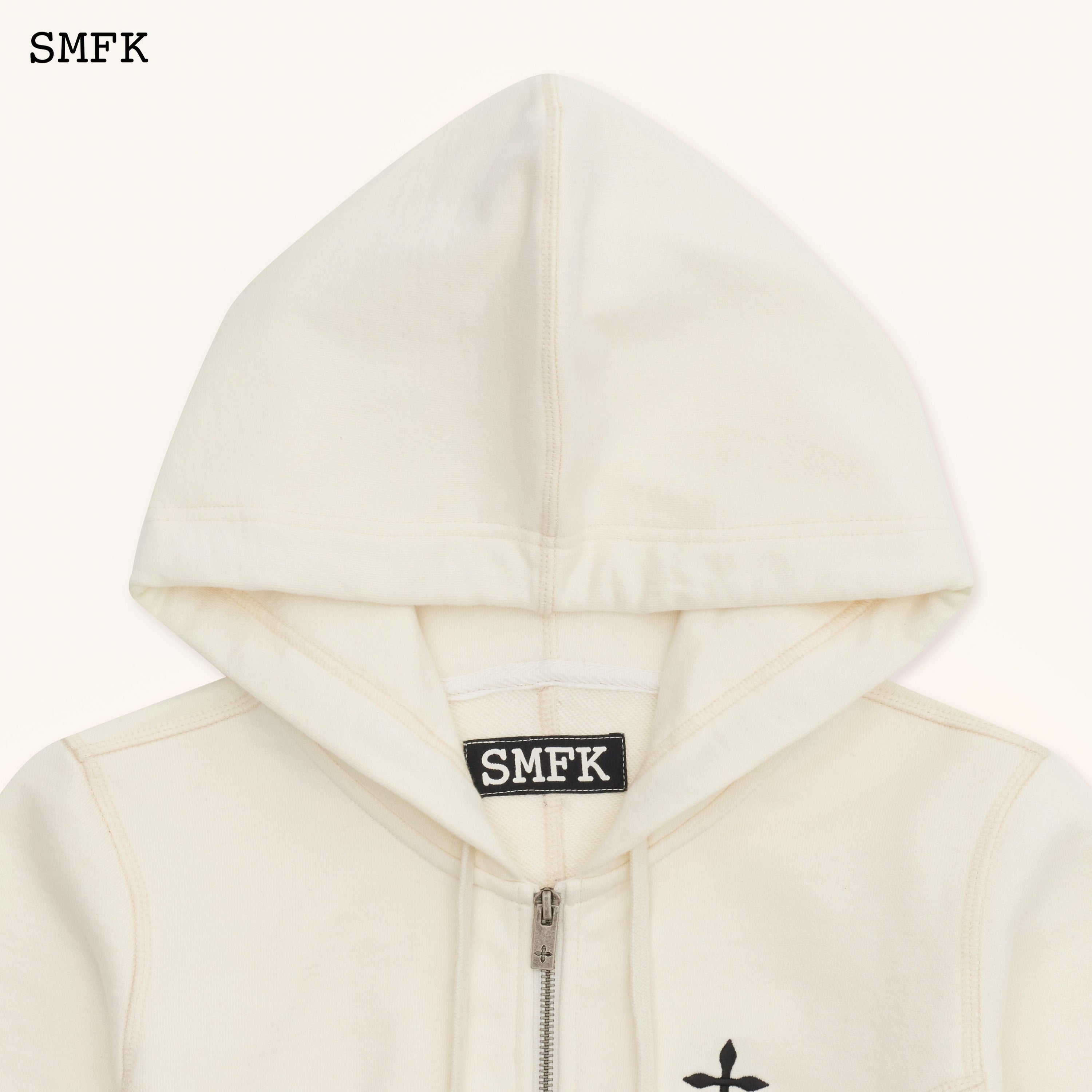Compass Rush Short Sporty Hoodie In White - SMFK Official