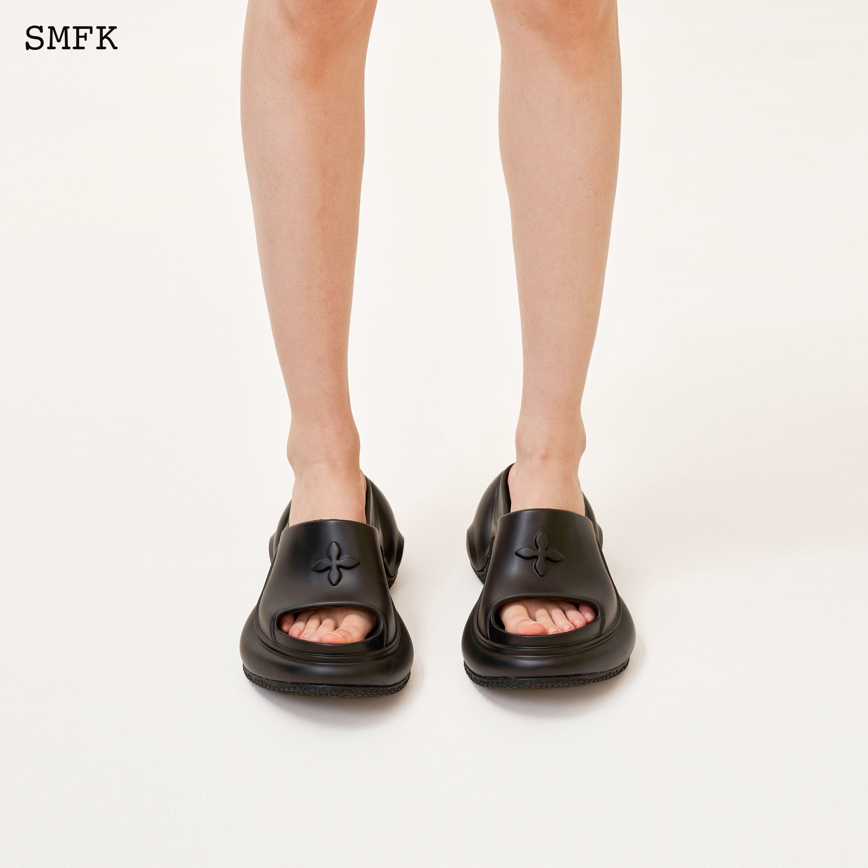 Compass Wave High-Heel Bumper Sandal In Black - SMFK Official