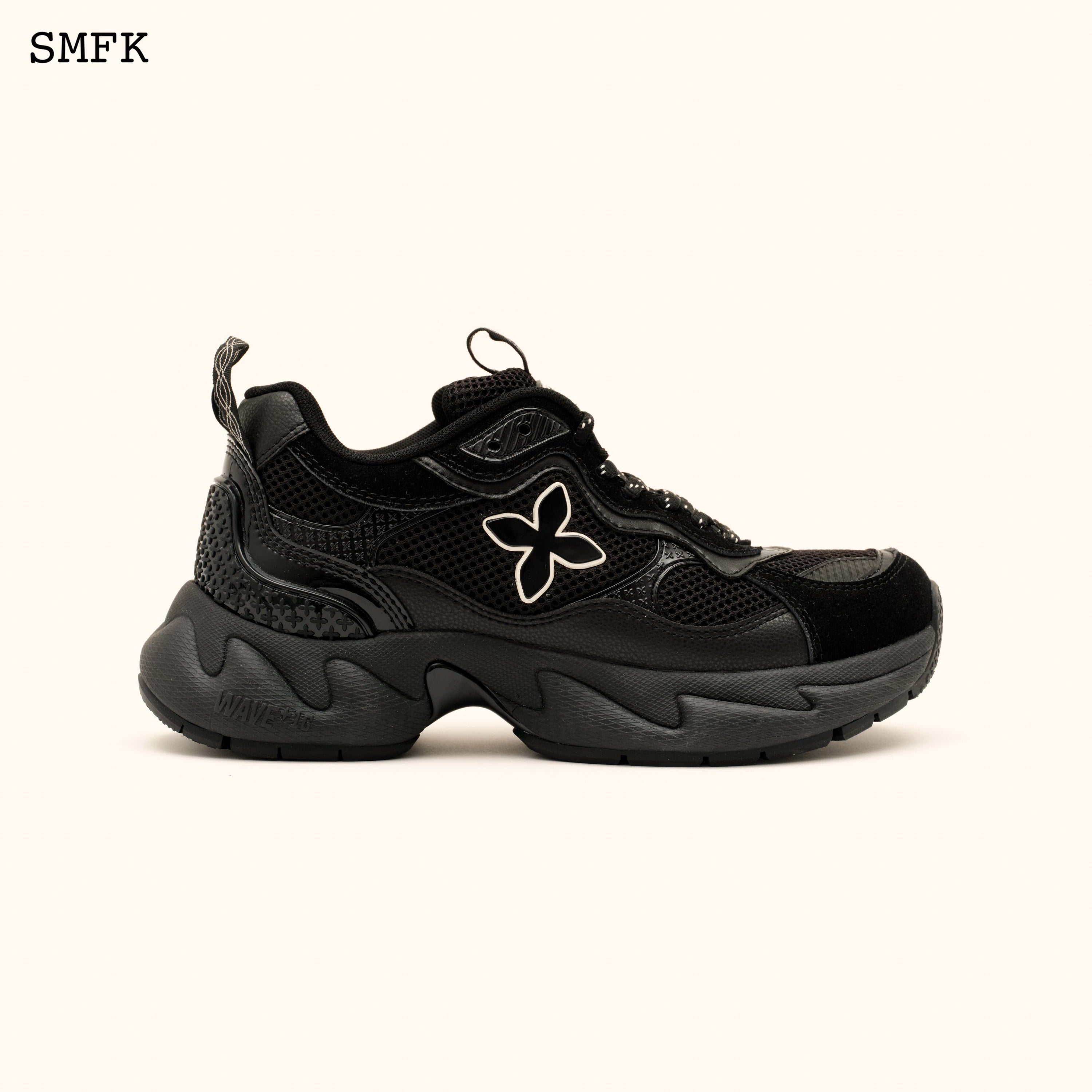 Compass Wave Retro Jogging Shoes In Black - SMFK Official