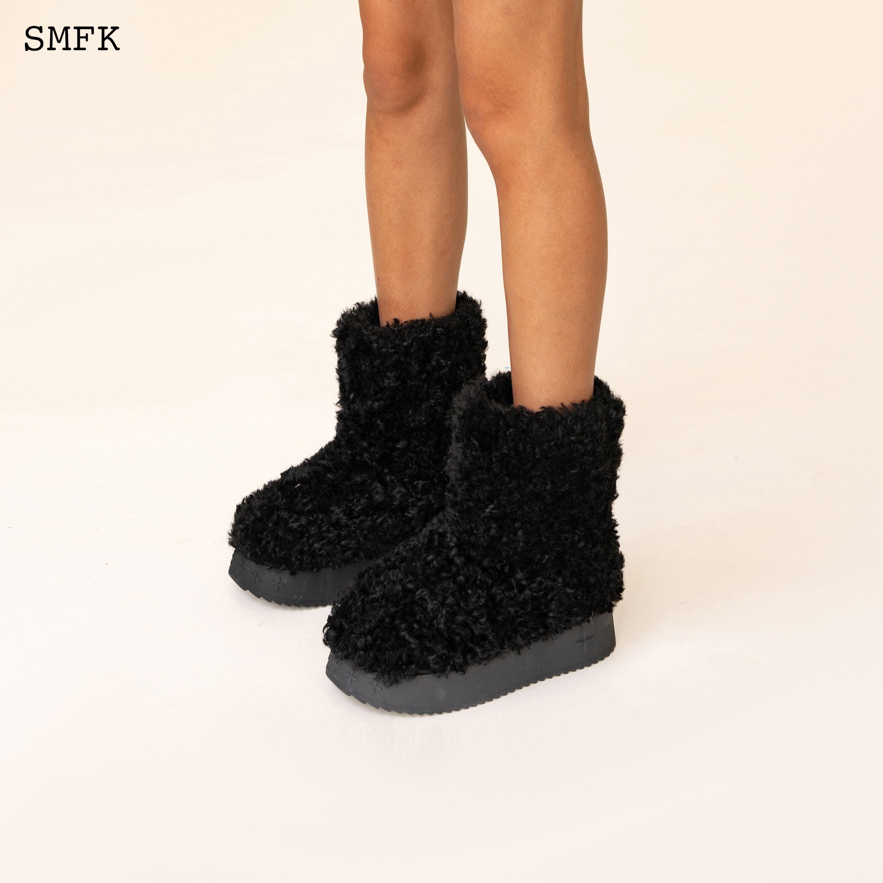 Compass Woolly Black Fluffy Boots - SMFK Official