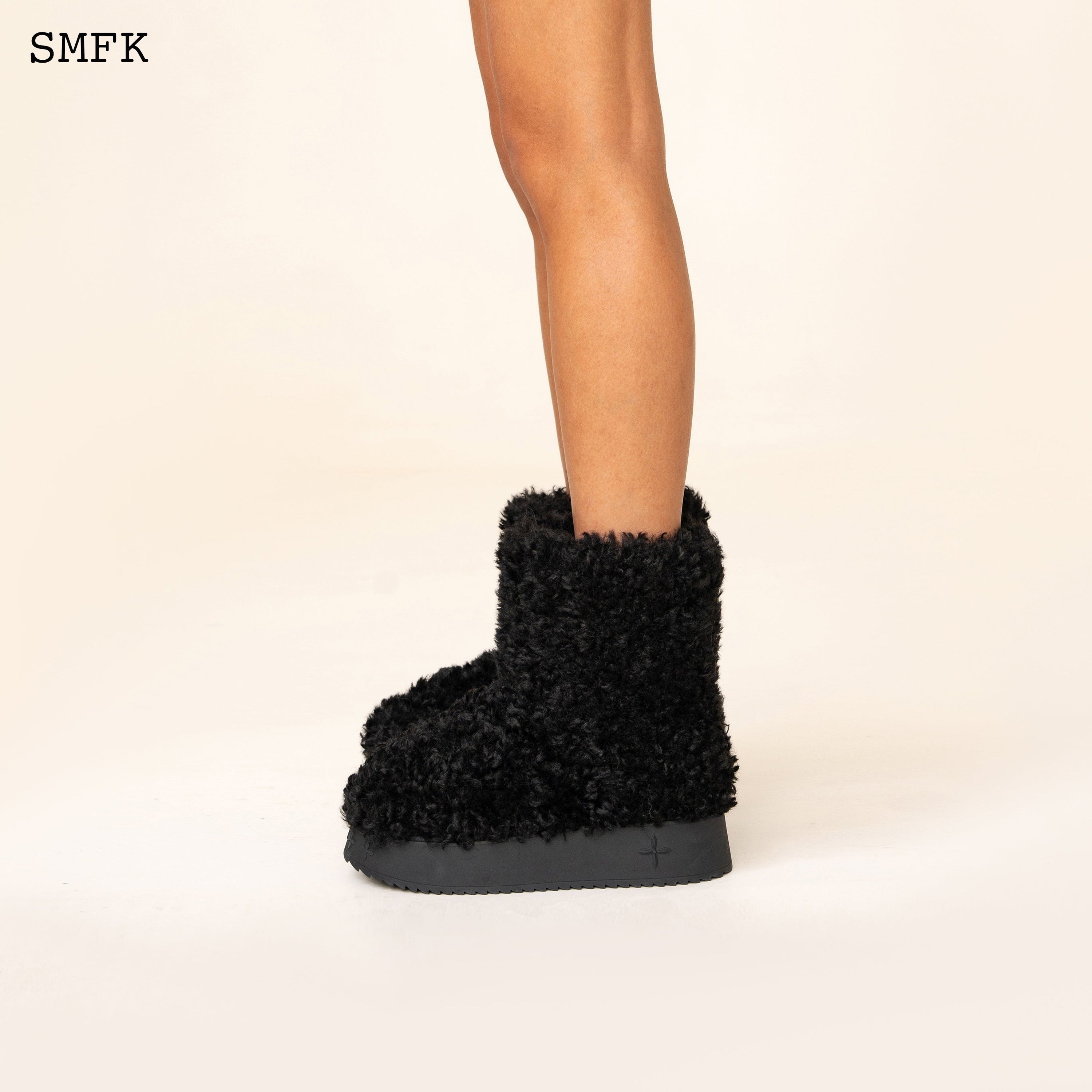 Compass Woolly Black Fluffy Boots - SMFK Official