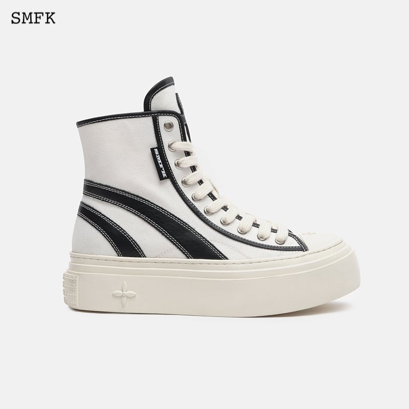 https://smfk-official.com/cdn/shop/products/retro-college-high-top-board-shoes-white-382070.jpg?v=1672824967