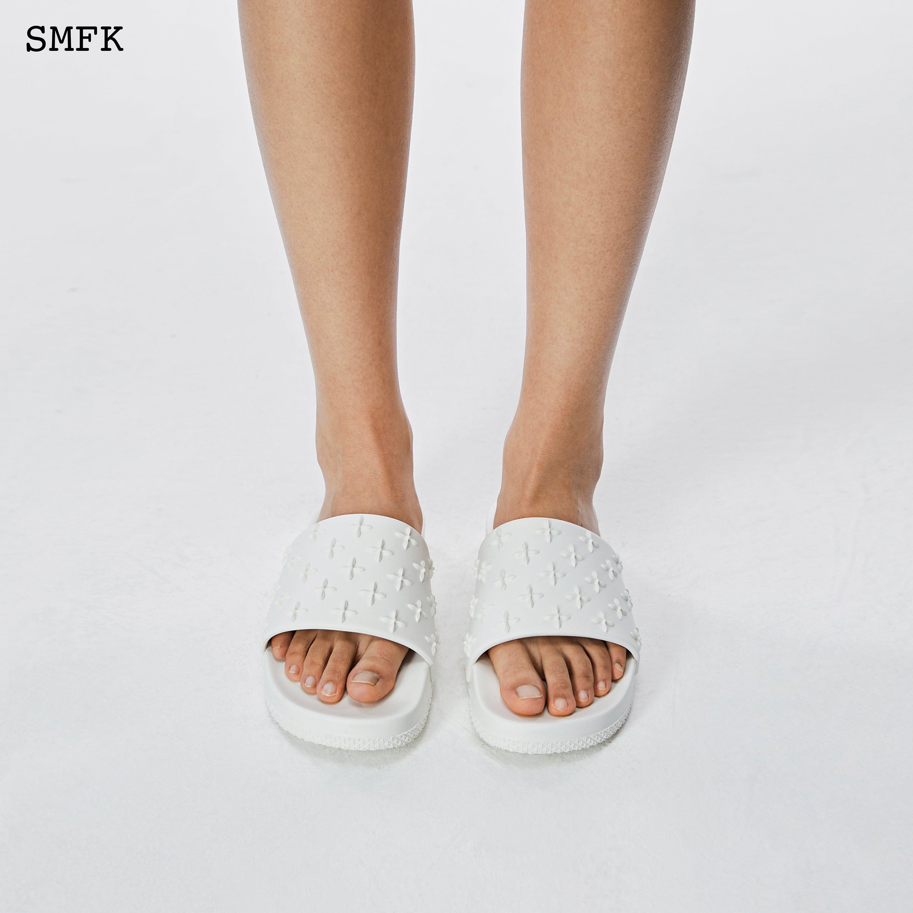White Garden Sports Slippers - SMFK Official