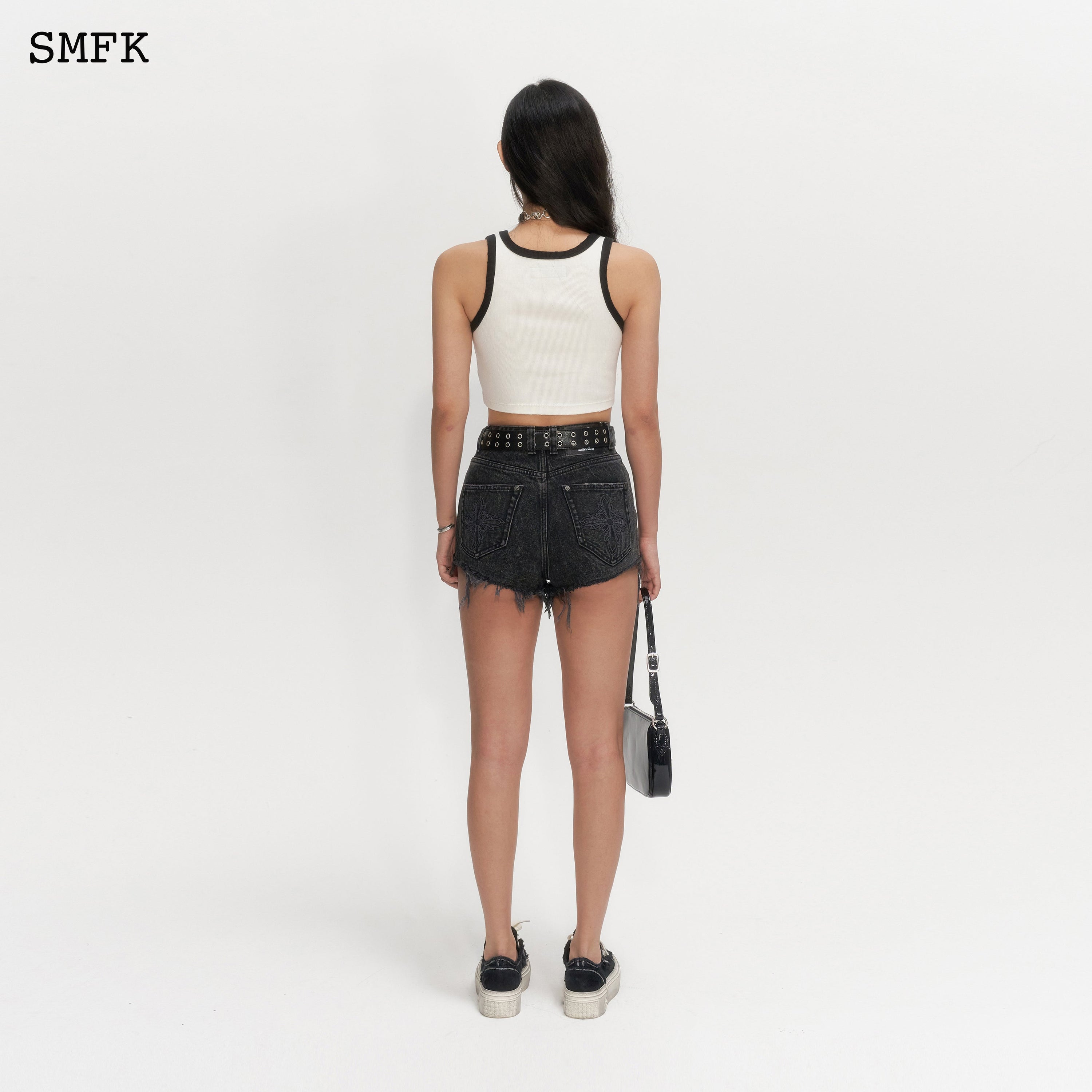 Wilderness Rock Black Short Jeans - SMFK Official