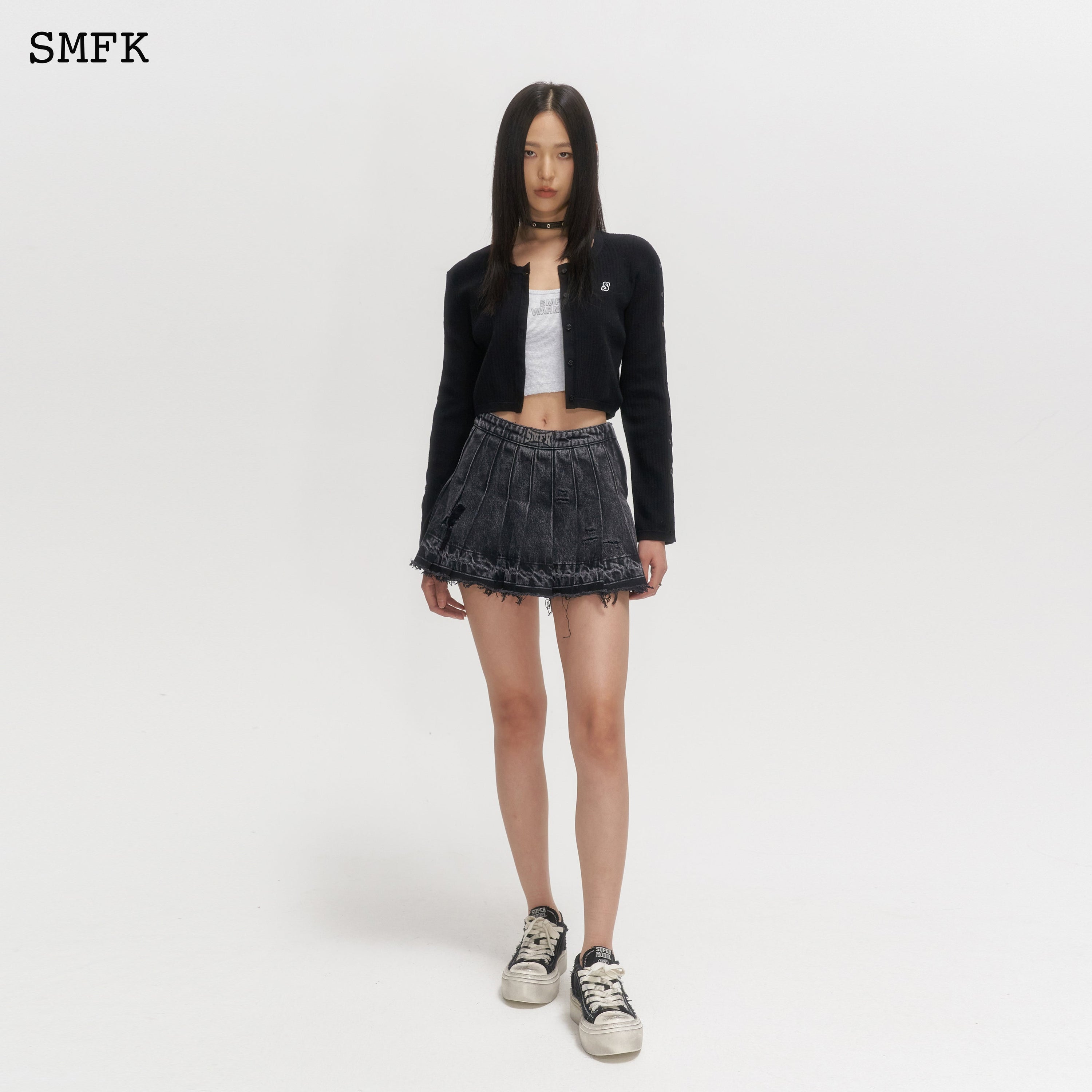 Wilderness Wandering Black Pleated Short Jeans - SMFK Official