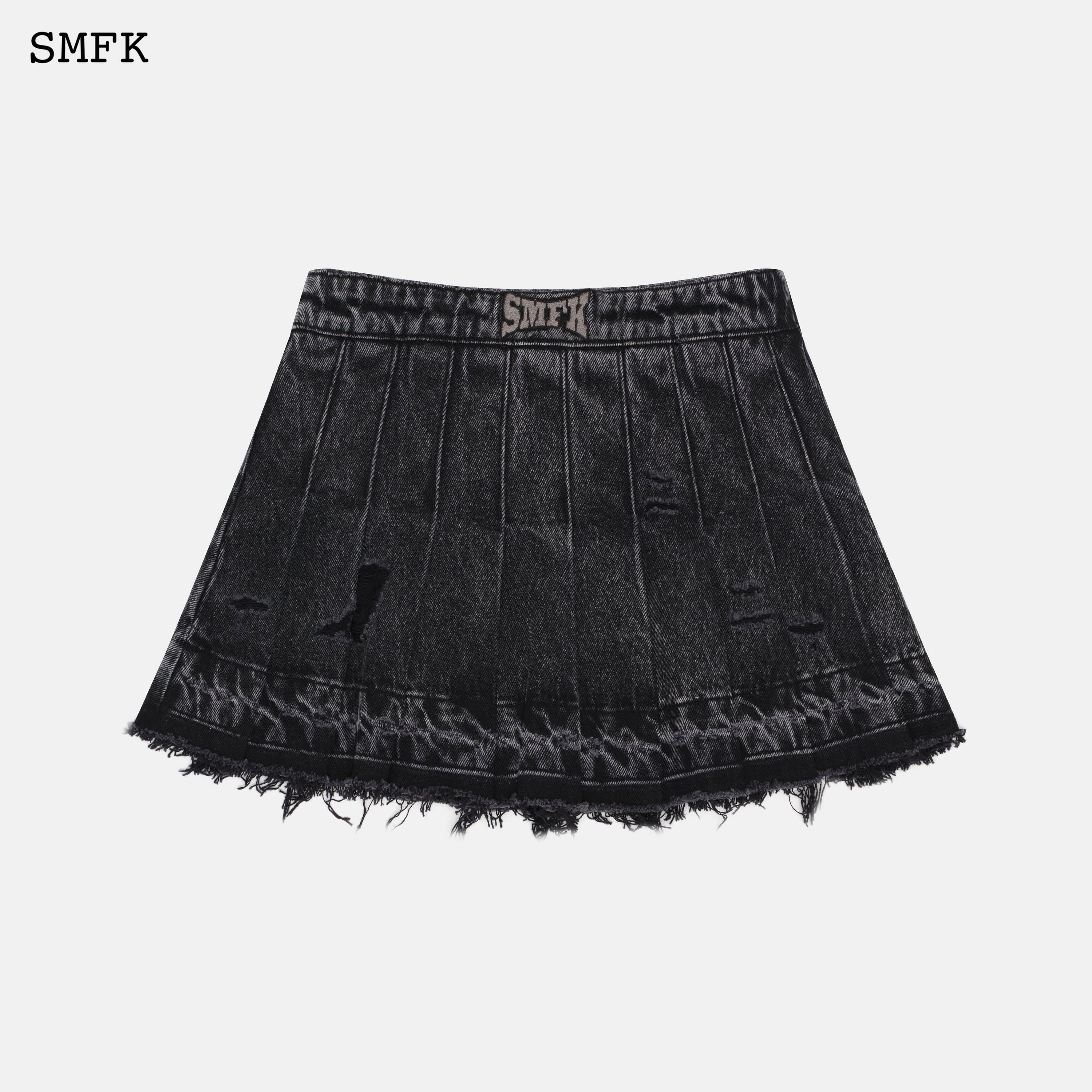 Wilderness Wandering Black Pleated Short Jeans - SMFK Official