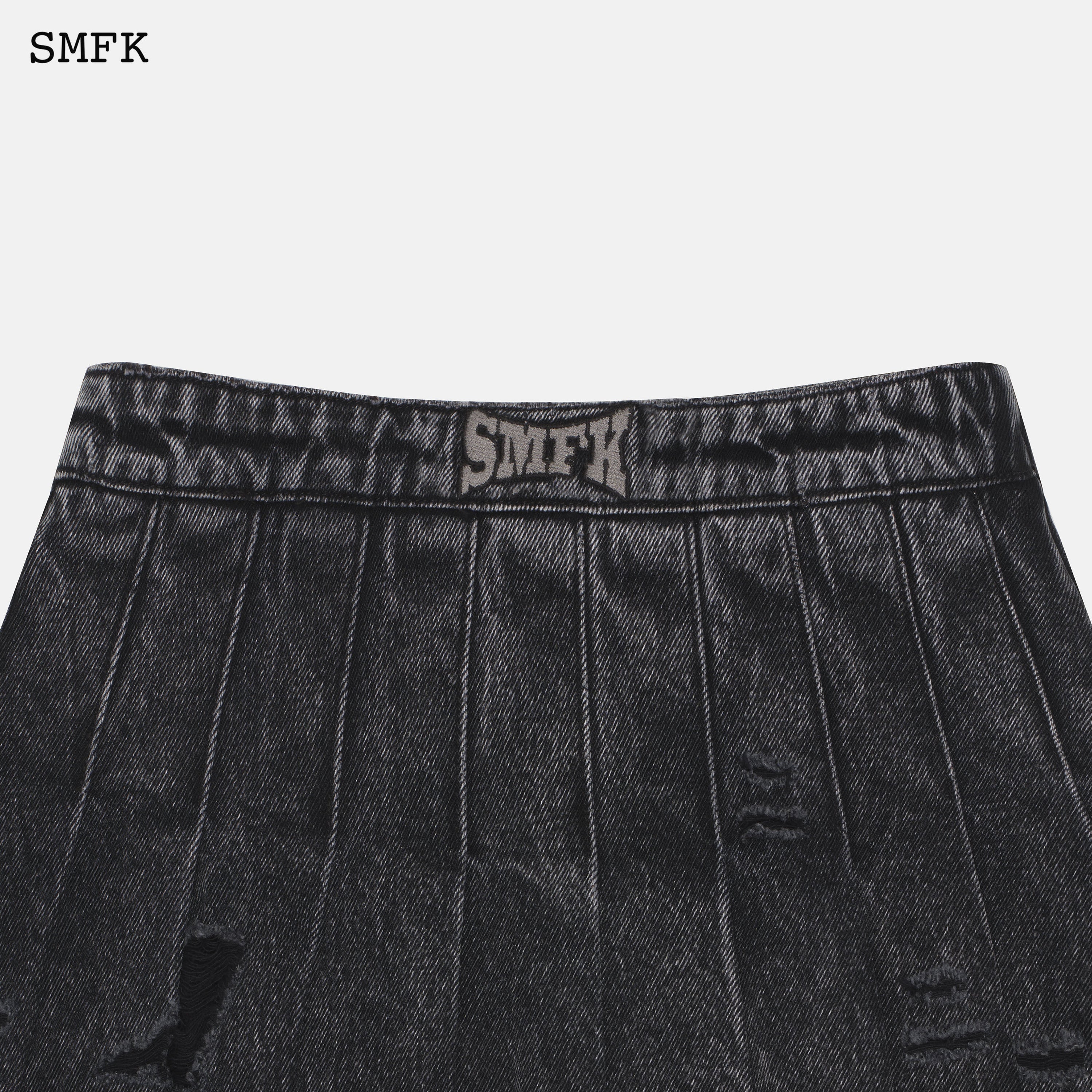 Wilderness Wandering Black Pleated Short Jeans - SMFK Official